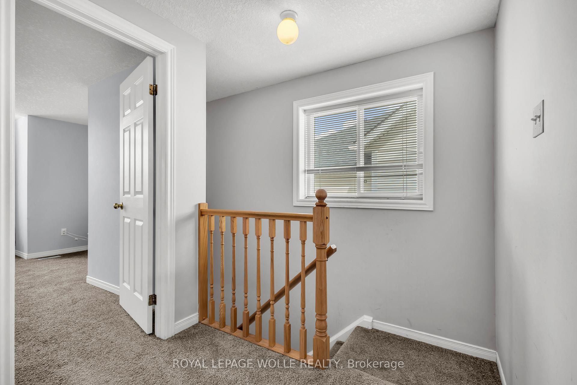 Photo 24 of 18 Donnenwerth Drive, Kitchener — HOMEH