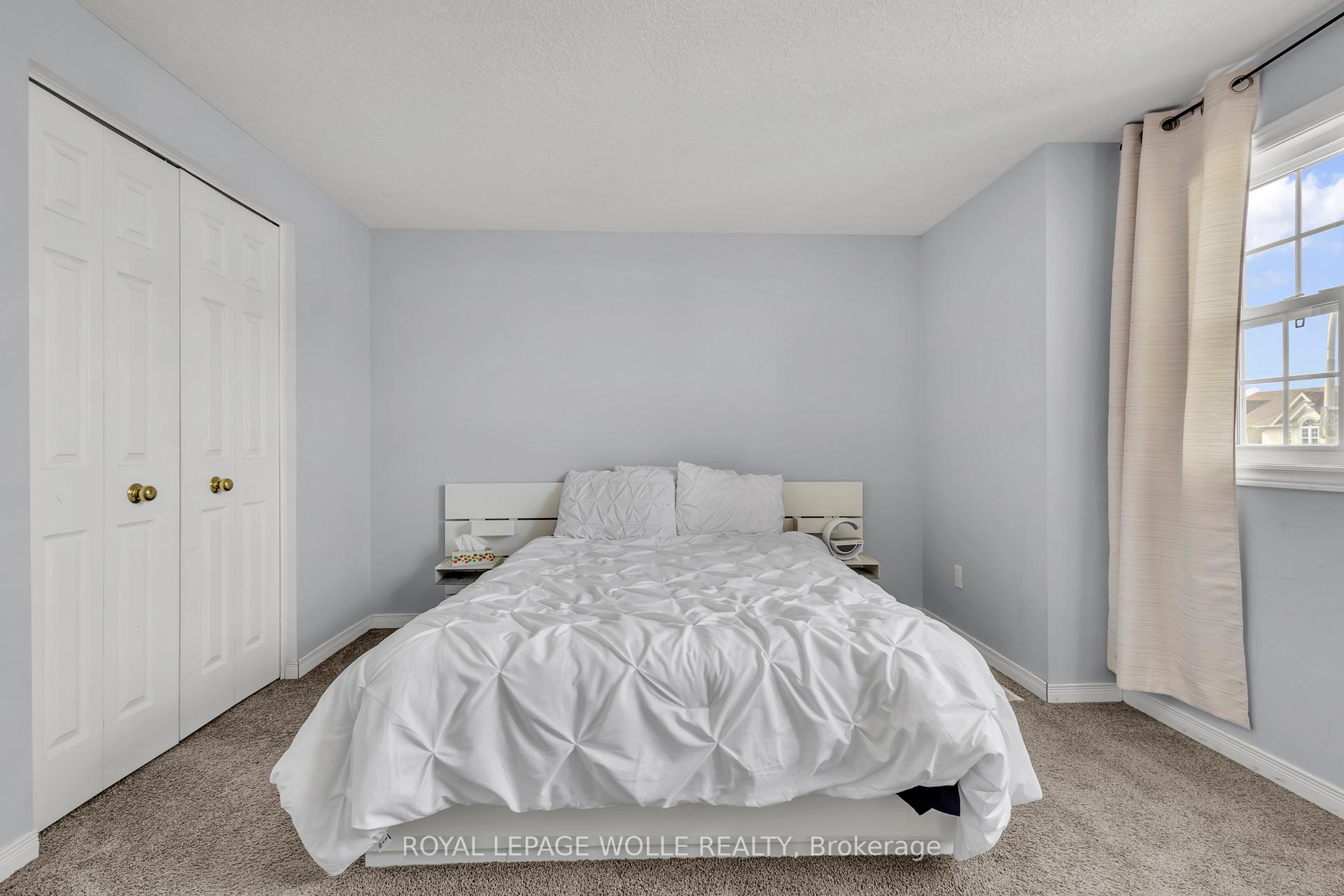 Photo 26 of 18 Donnenwerth Drive, Kitchener — HOMEH