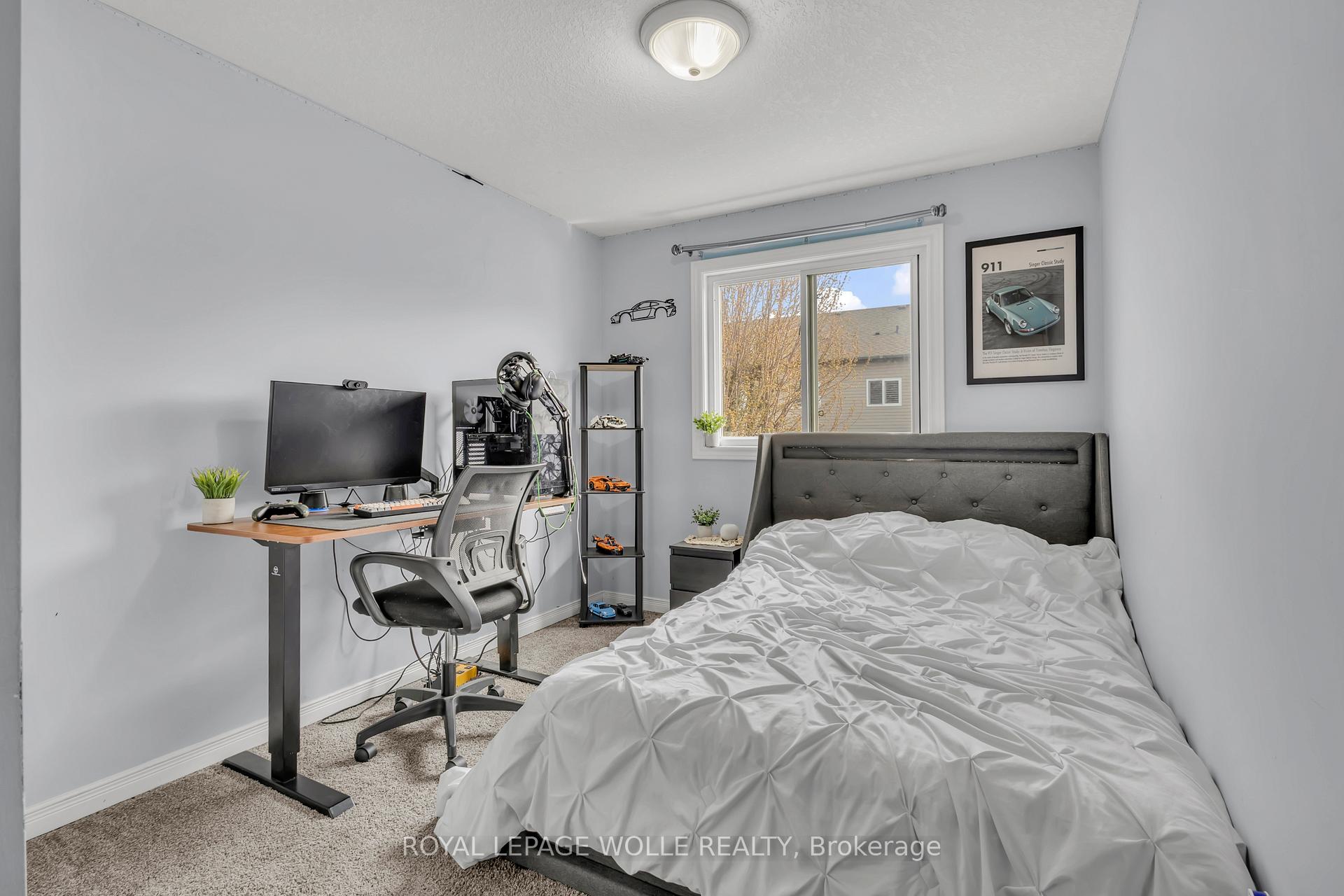 Photo 32 of 18 Donnenwerth Drive, Kitchener — HOMEH