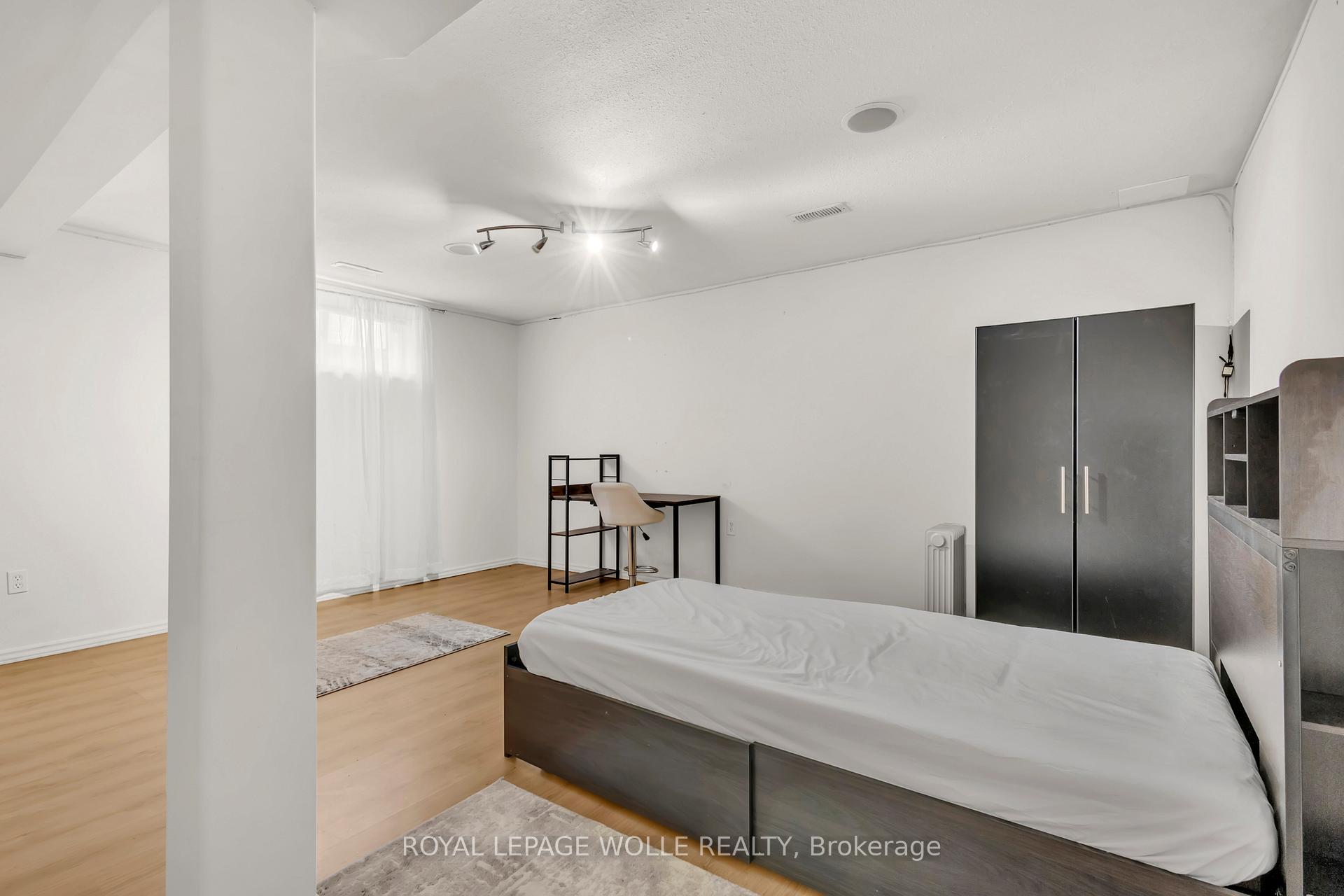 Photo 36 of 18 Donnenwerth Drive, Kitchener — HOMEH