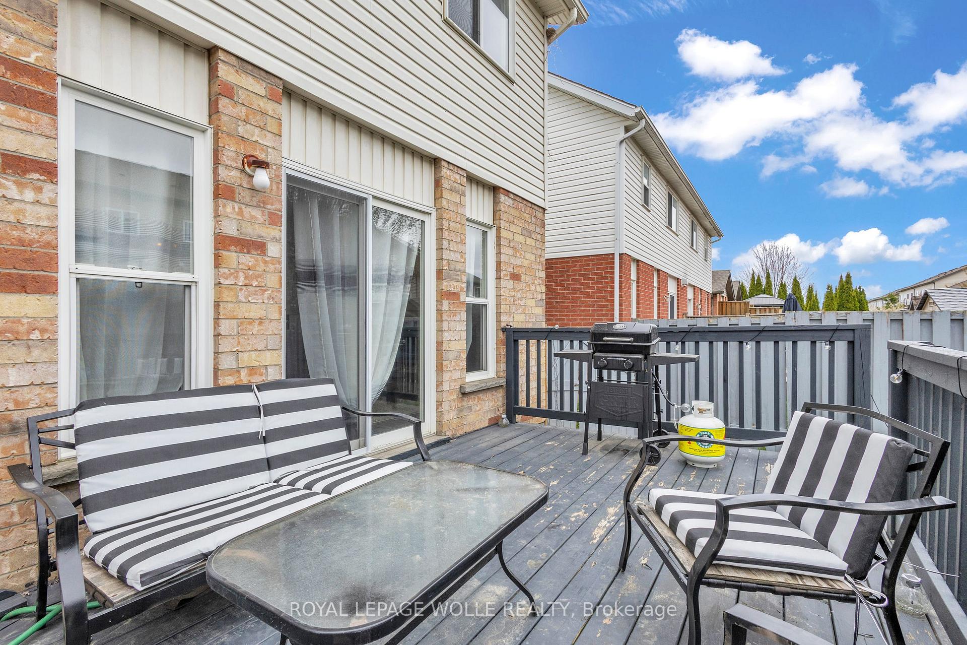 Photo 39 of 18 Donnenwerth Drive, Kitchener — HOMEH