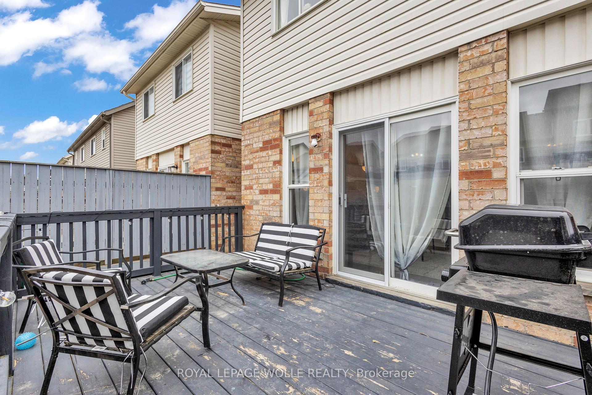 Photo 40 of 18 Donnenwerth Drive, Kitchener — HOMEH