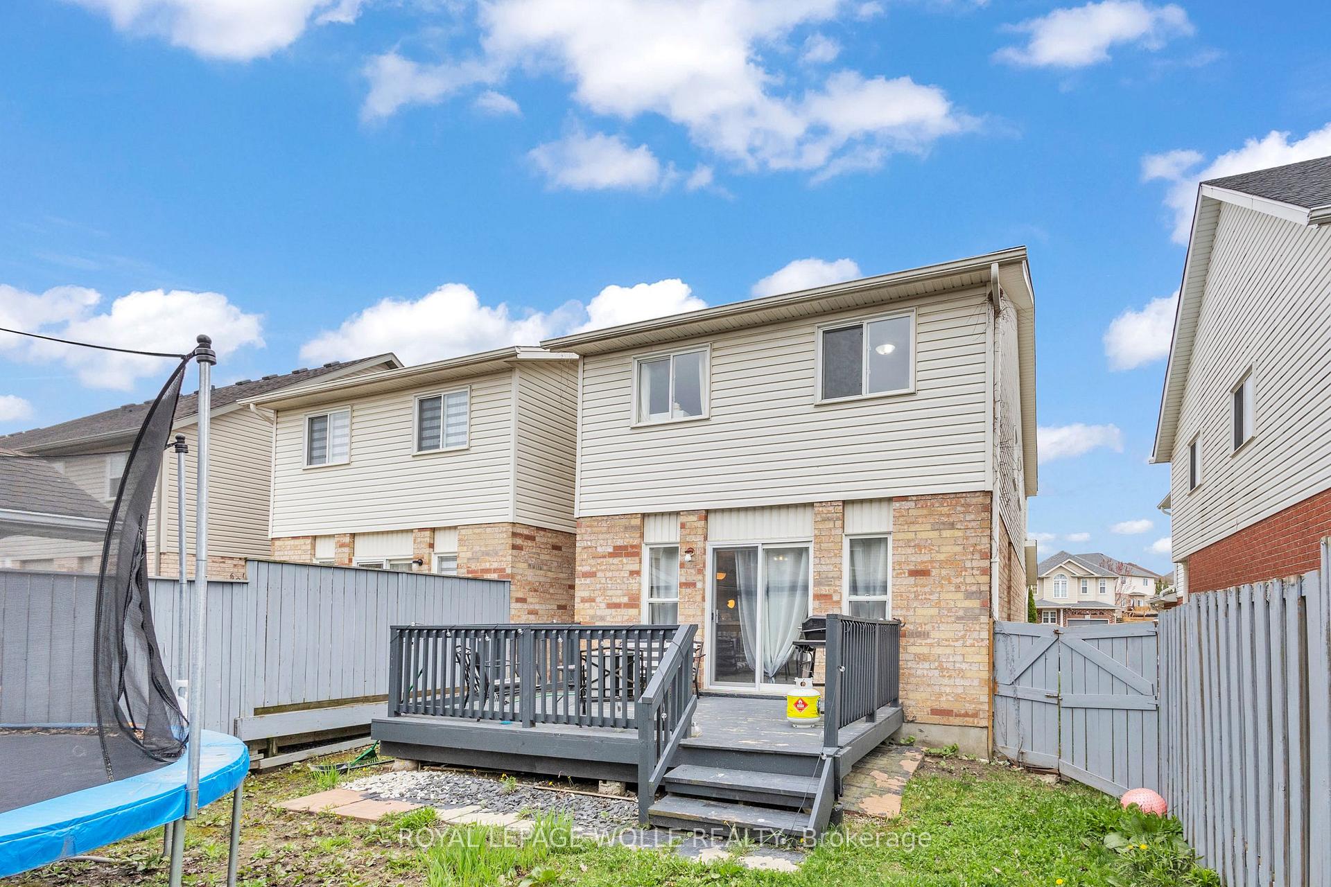 Photo 41 of 18 Donnenwerth Drive, Kitchener — HOMEH