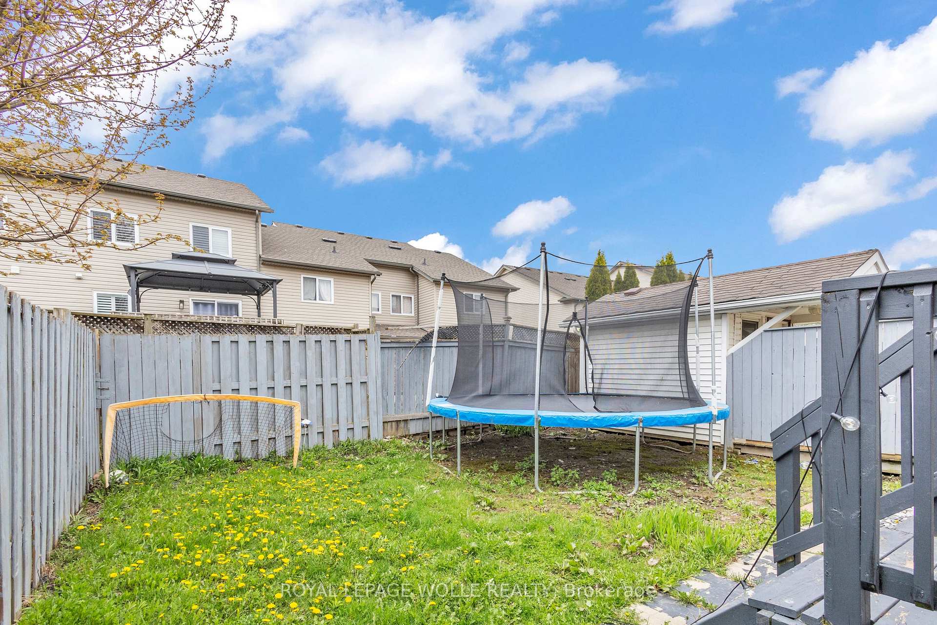 Photo 42 of 18 Donnenwerth Drive, Kitchener — HOMEH