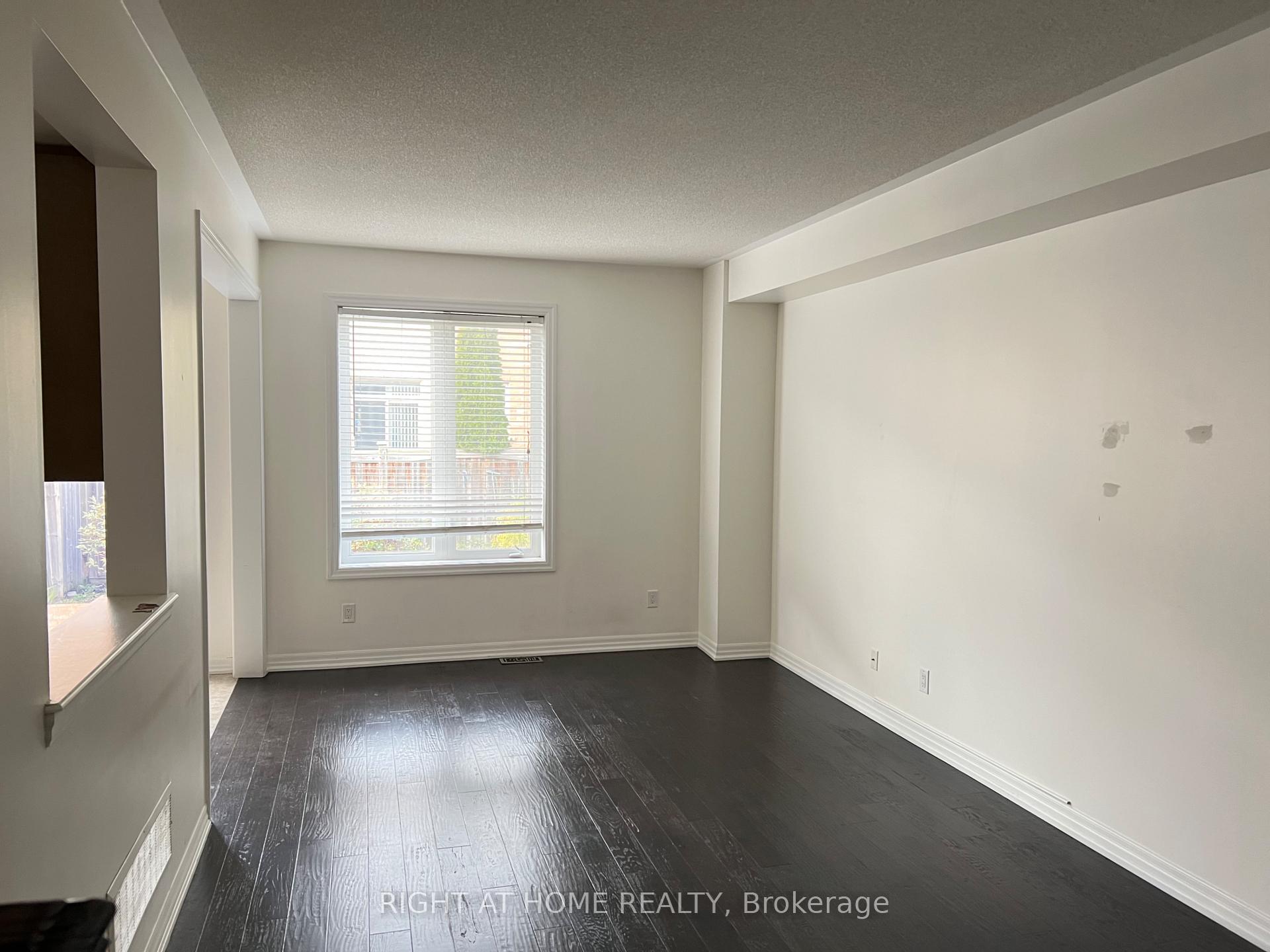 Photo 5 of 15 Aird Court, Milton, Scott — HOMEH