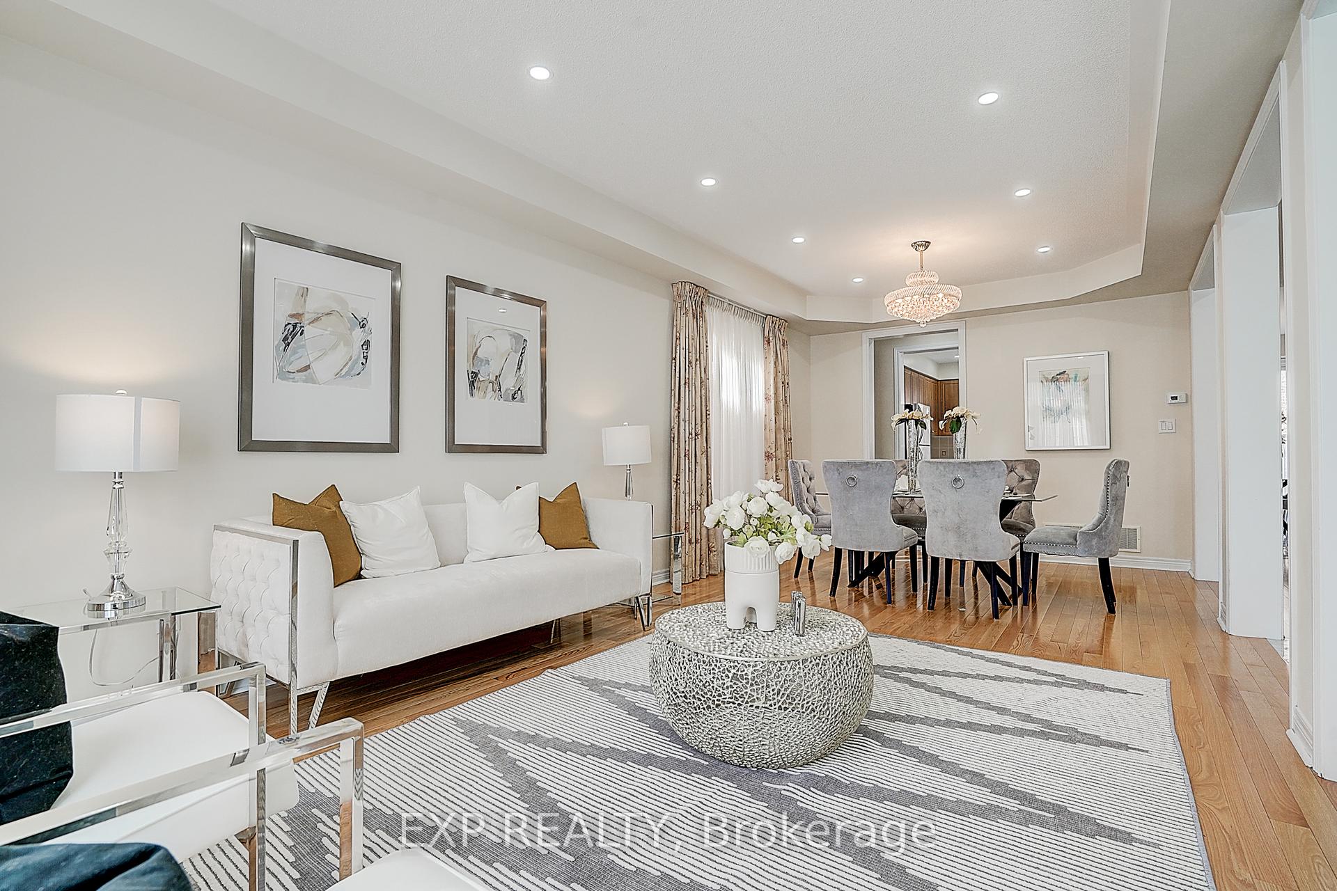 Photo 3 of 14 Arnold Heights Drive, Markham, Victoria Square — HOMEH