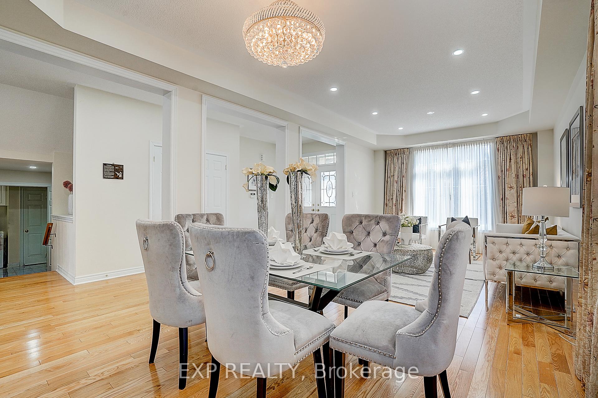 Photo 6 of 14 Arnold Heights Drive, Markham, Victoria Square — HOMEH