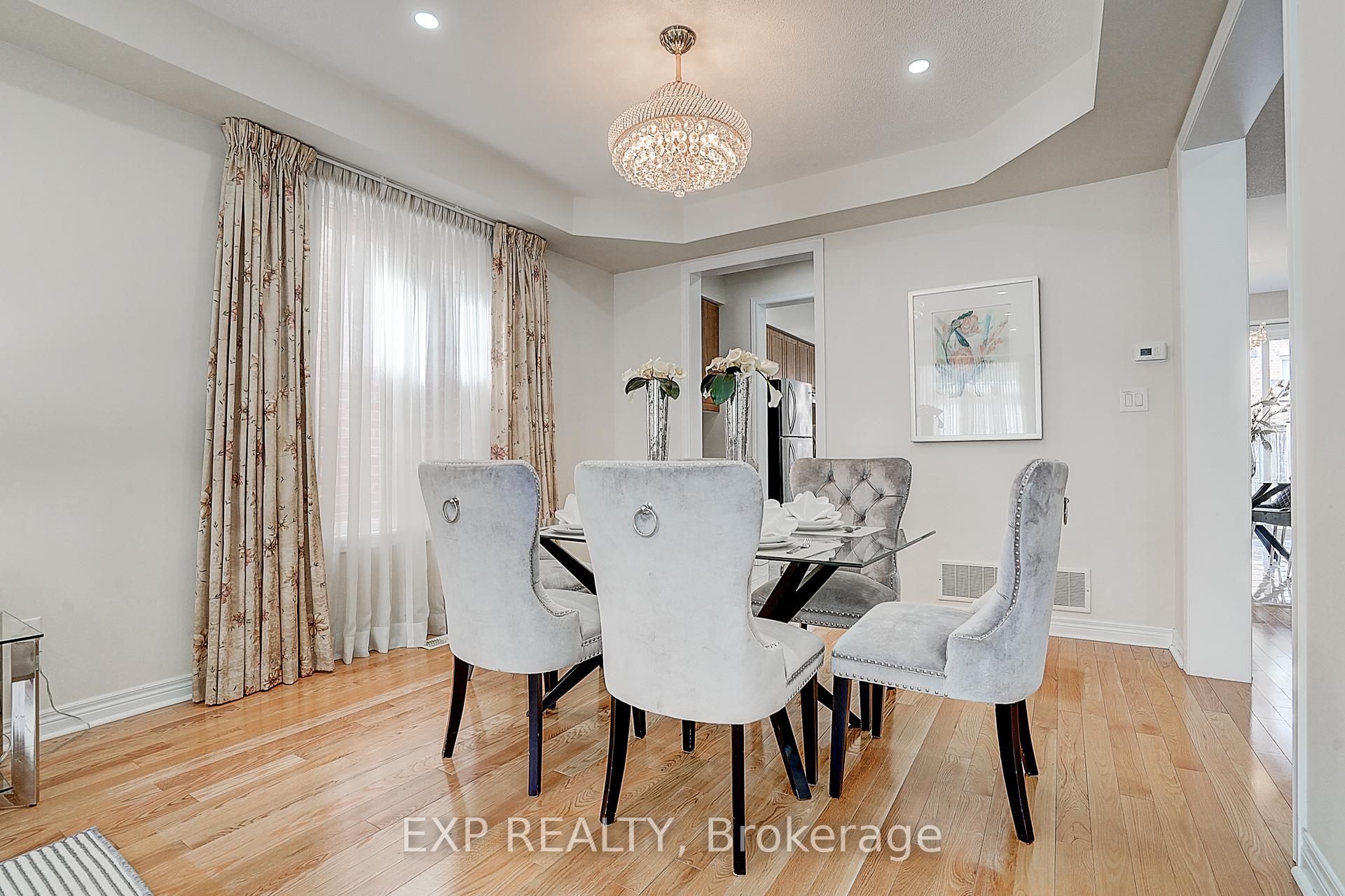 Photo 7 of 14 Arnold Heights Drive, Markham, Victoria Square — HOMEH