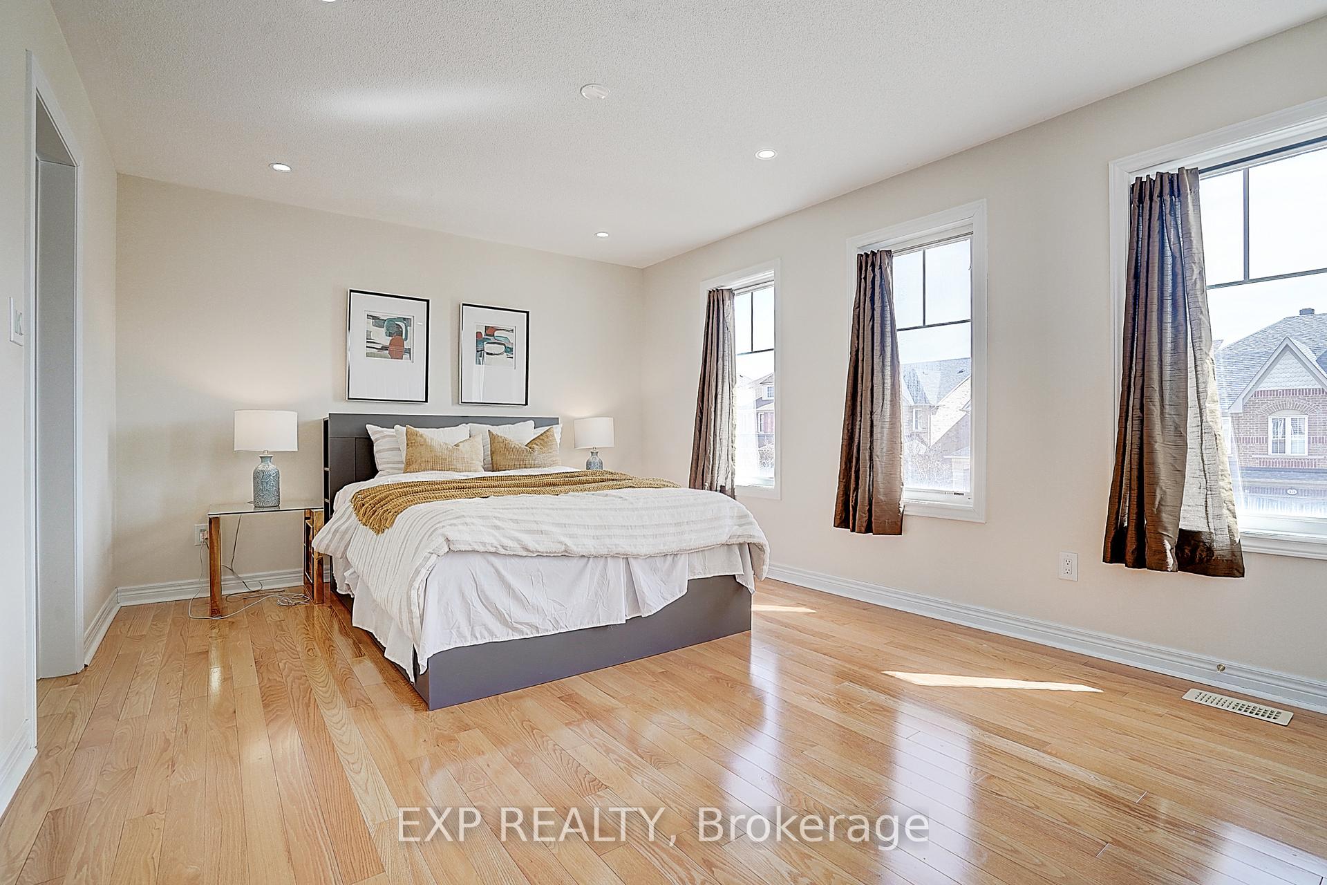 Photo 10 of 14 Arnold Heights Drive, Markham, Victoria Square — HOMEH