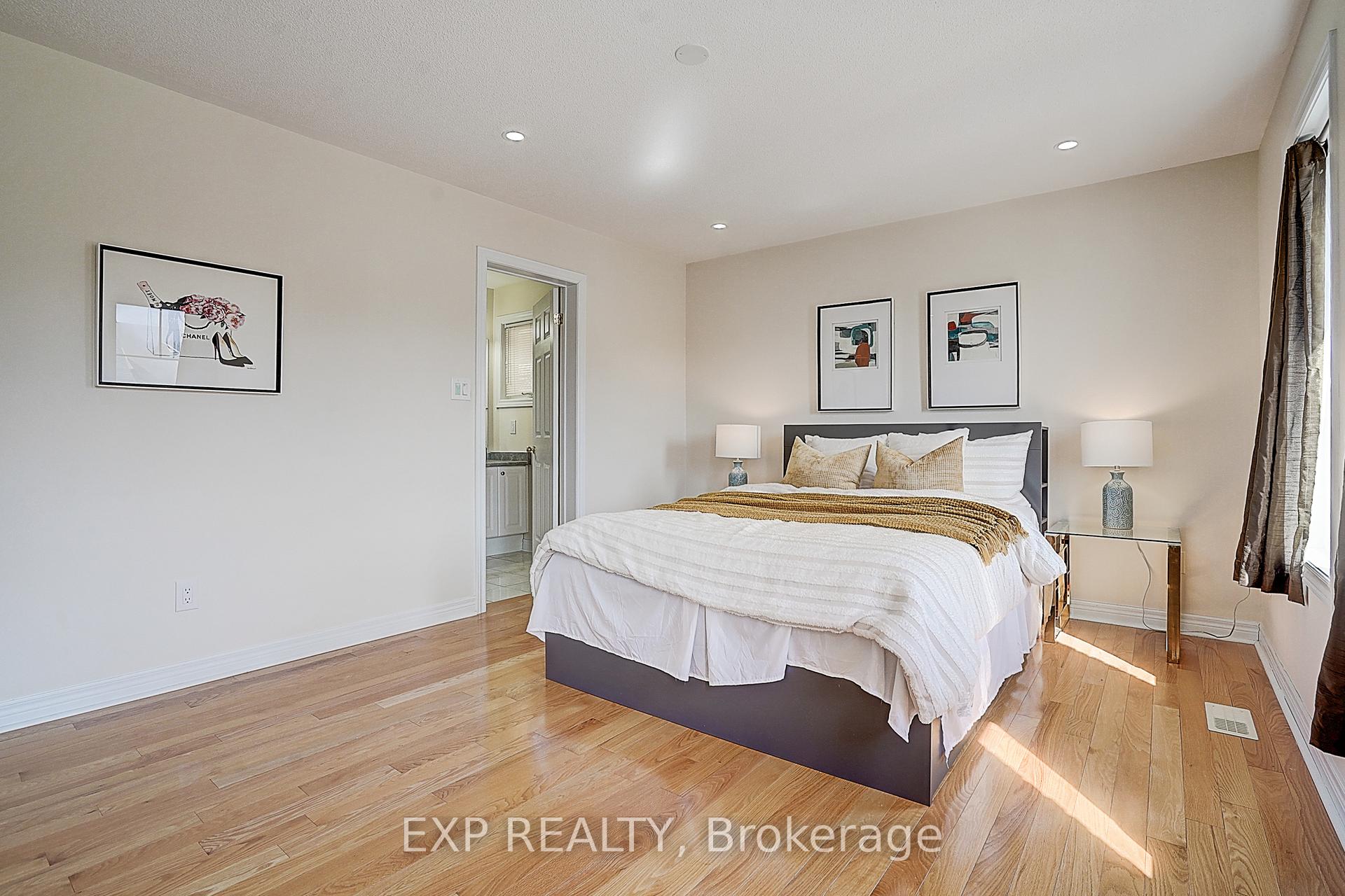 Photo 12 of 14 Arnold Heights Drive, Markham, Victoria Square — HOMEH