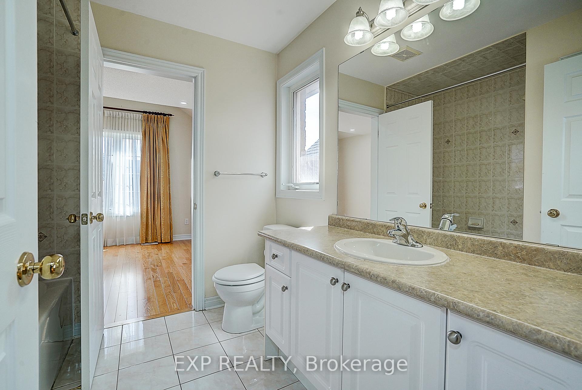 Photo 21 of 14 Arnold Heights Drive, Markham, Victoria Square — HOMEH