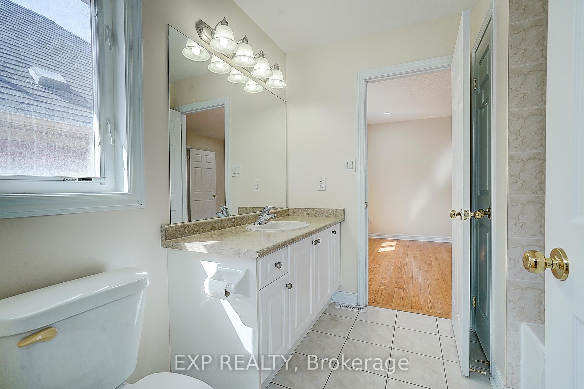 Photo 22 of 14 Arnold Heights Drive, Markham, Victoria Square — HOMEH