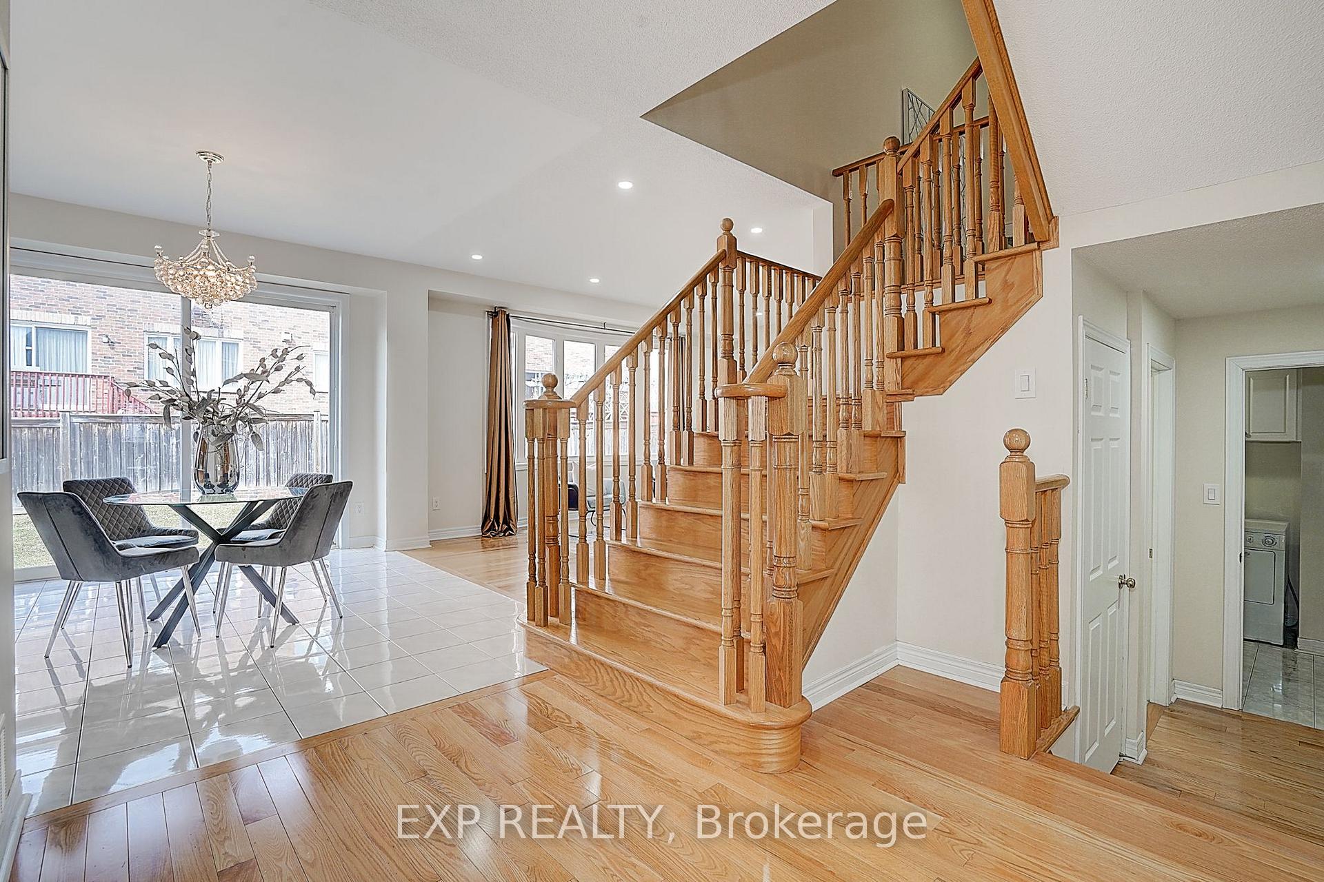 Photo 32 of 14 Arnold Heights Drive, Markham, Victoria Square — HOMEH
