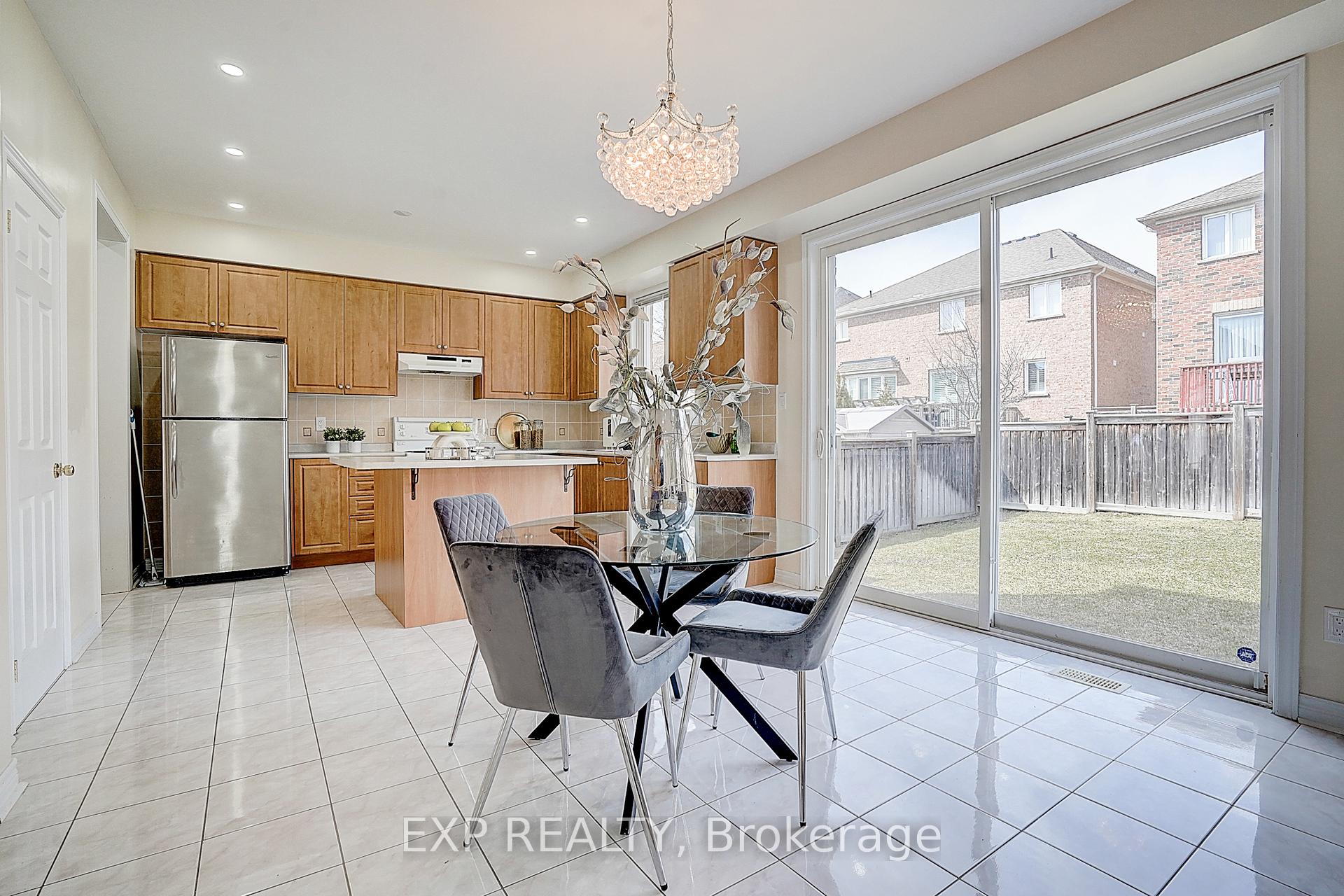 Photo 42 of 14 Arnold Heights Drive, Markham, Victoria Square — HOMEH