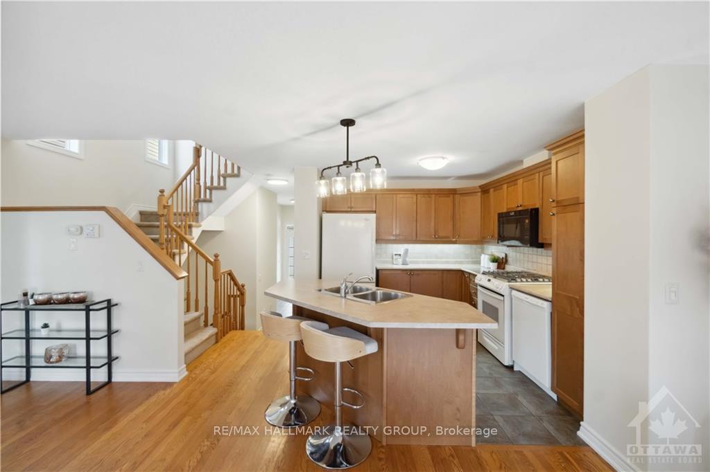 Photo 9 of 323 Glenbrae Avenue, Ottawa, Kanata - Morgan's Grant/South March — HOMEH