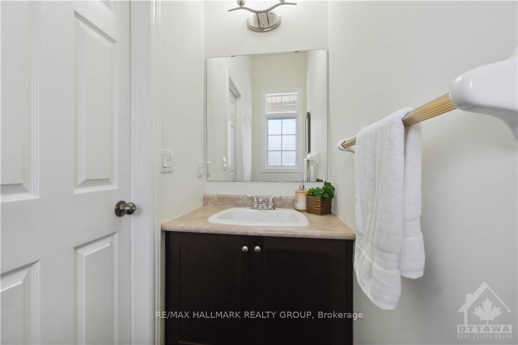Photo 10 of 323 Glenbrae Avenue, Ottawa, Kanata - Morgan's Grant/South March — HOMEH