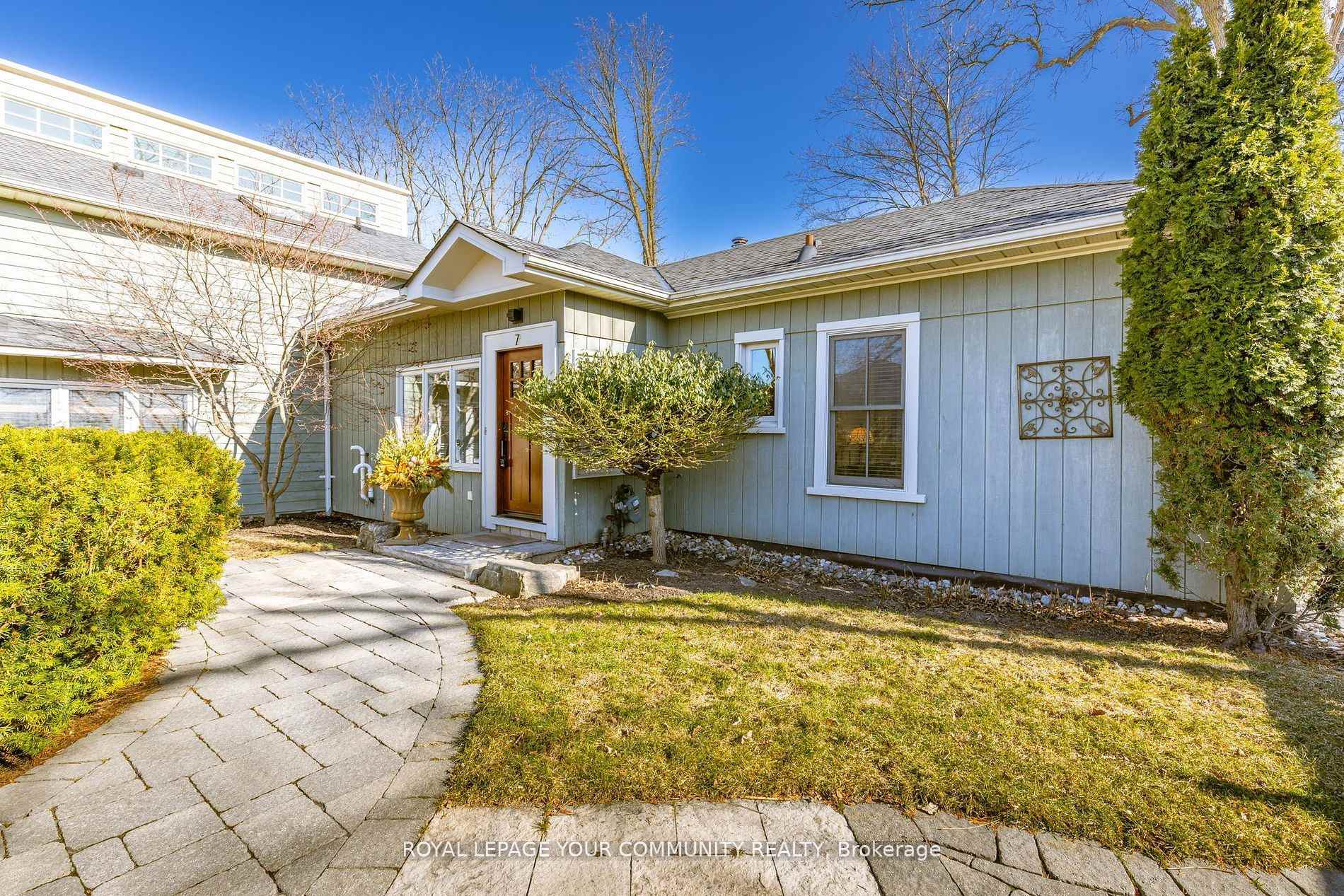 Photo 4 of 7 Buttonville Crescent E, Markham, Buttonville — HOMEH