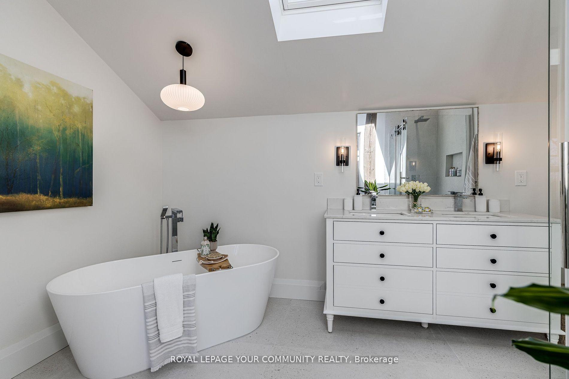 Photo 35 of 7 Buttonville Crescent E, Markham, Buttonville — HOMEH