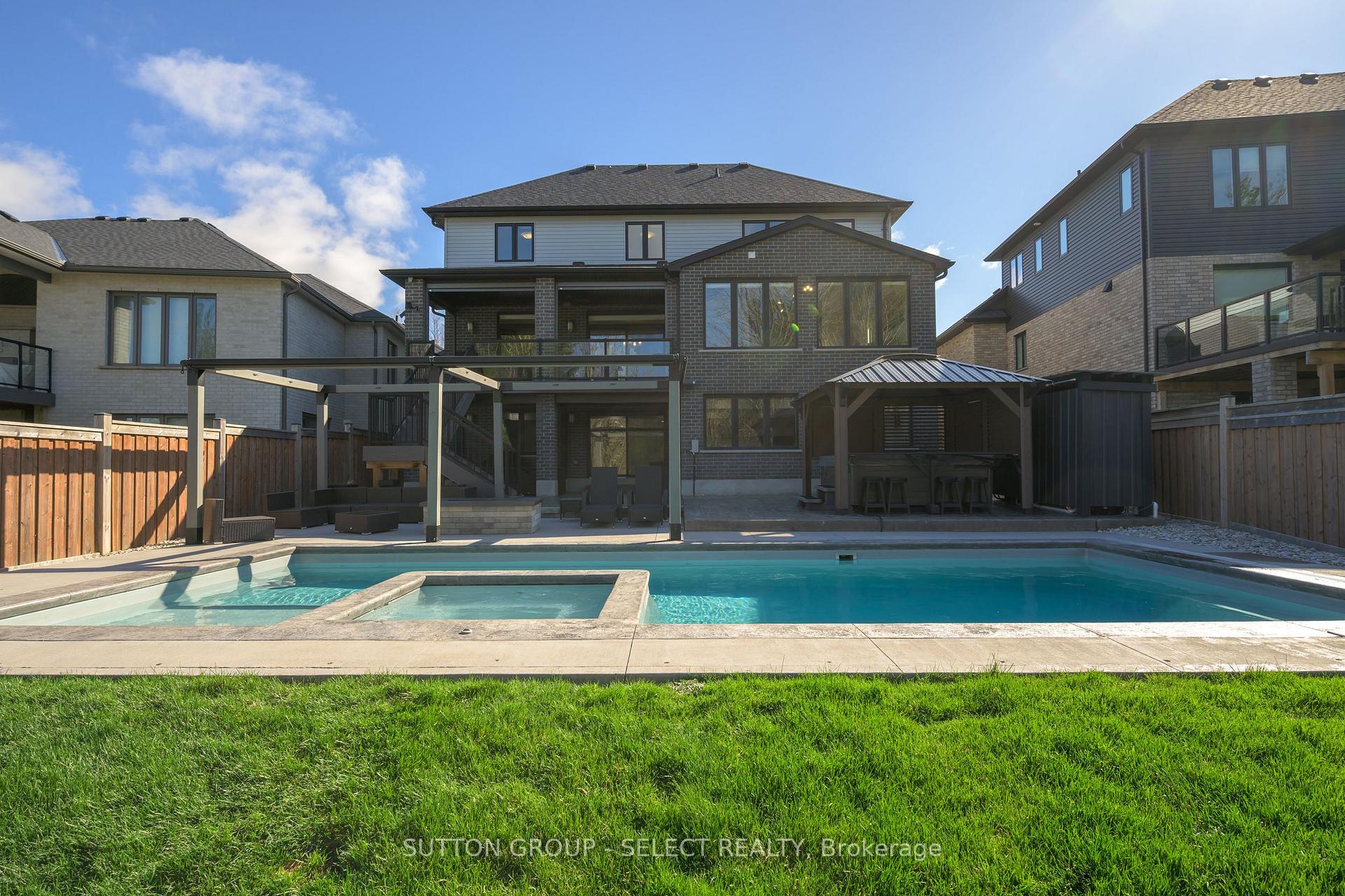 Photo 41 of 307 Songbird Lane, Middlesex Centre, Ilderton — HOMEH