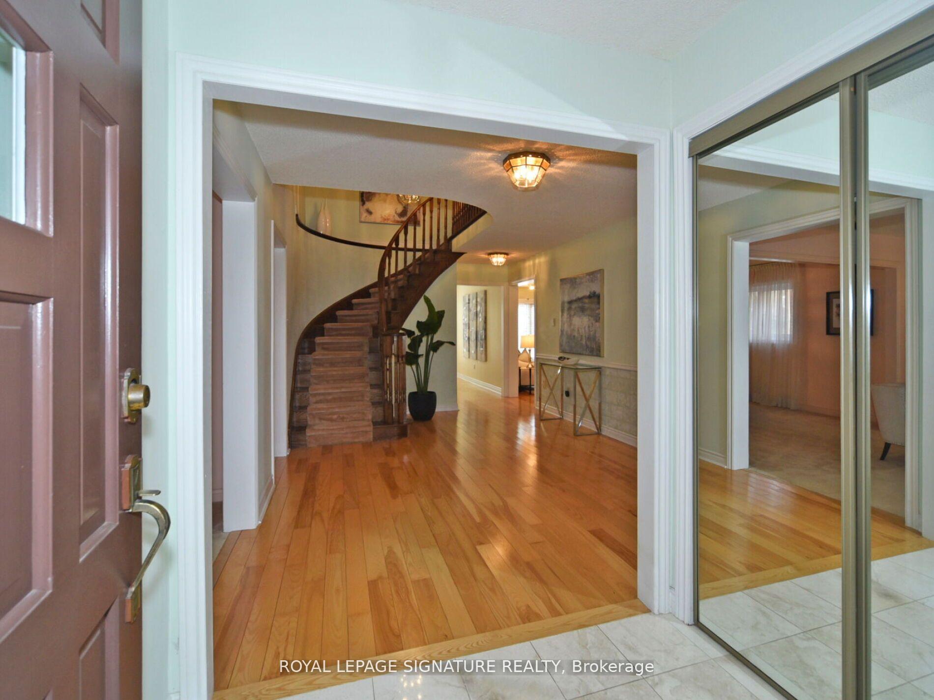 Photo 4 of 65 Long Island Crescent, Markham, Markville — HOMEH
