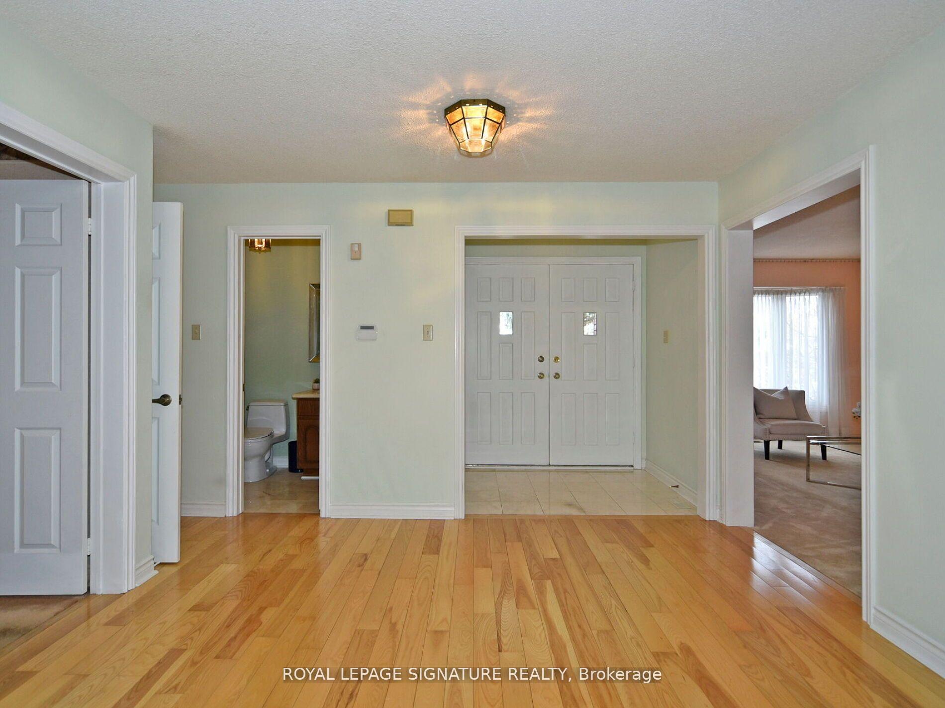 Photo 5 of 65 Long Island Crescent, Markham, Markville — HOMEH