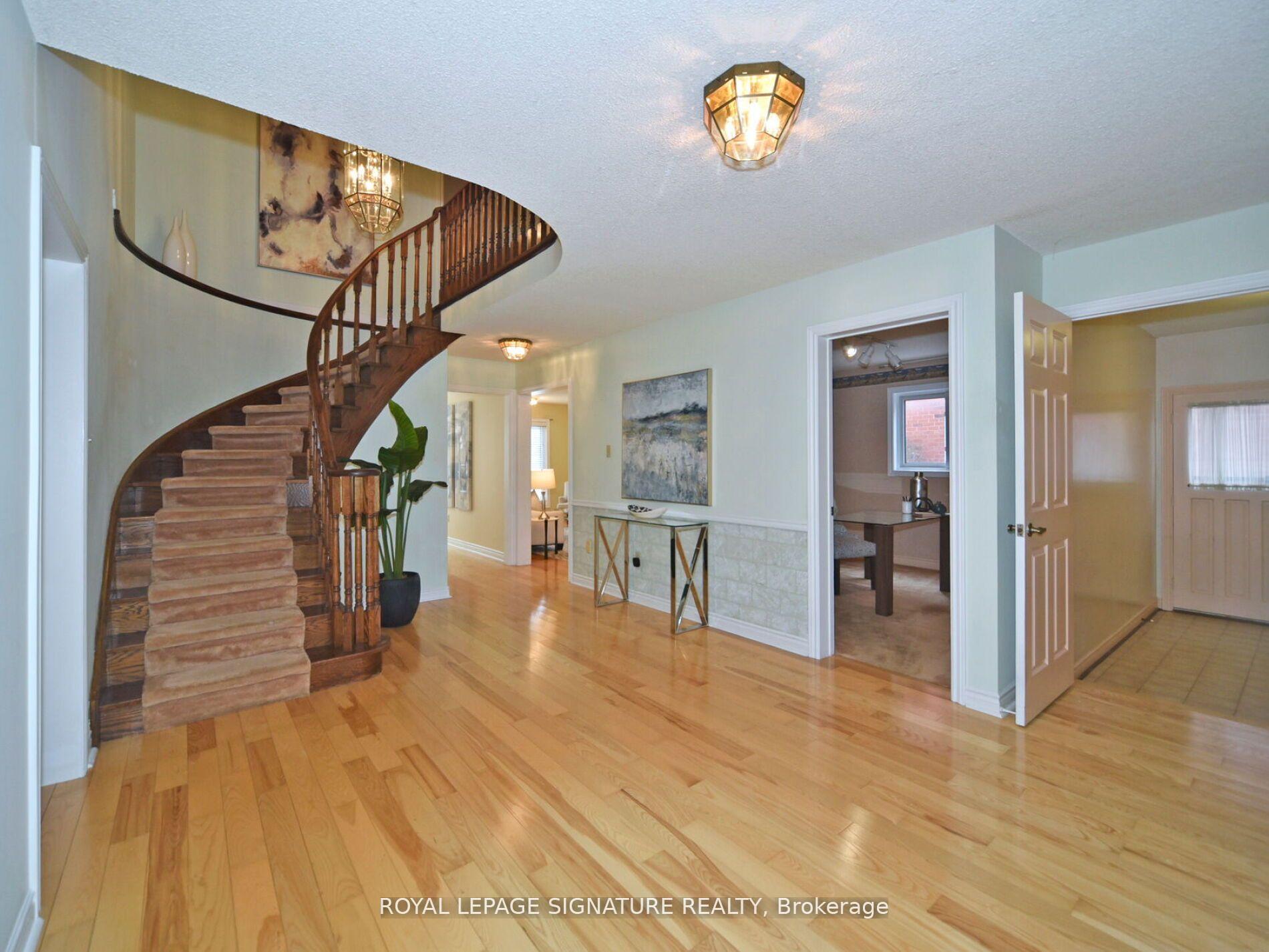 Photo 7 of 65 Long Island Crescent, Markham, Markville — HOMEH
