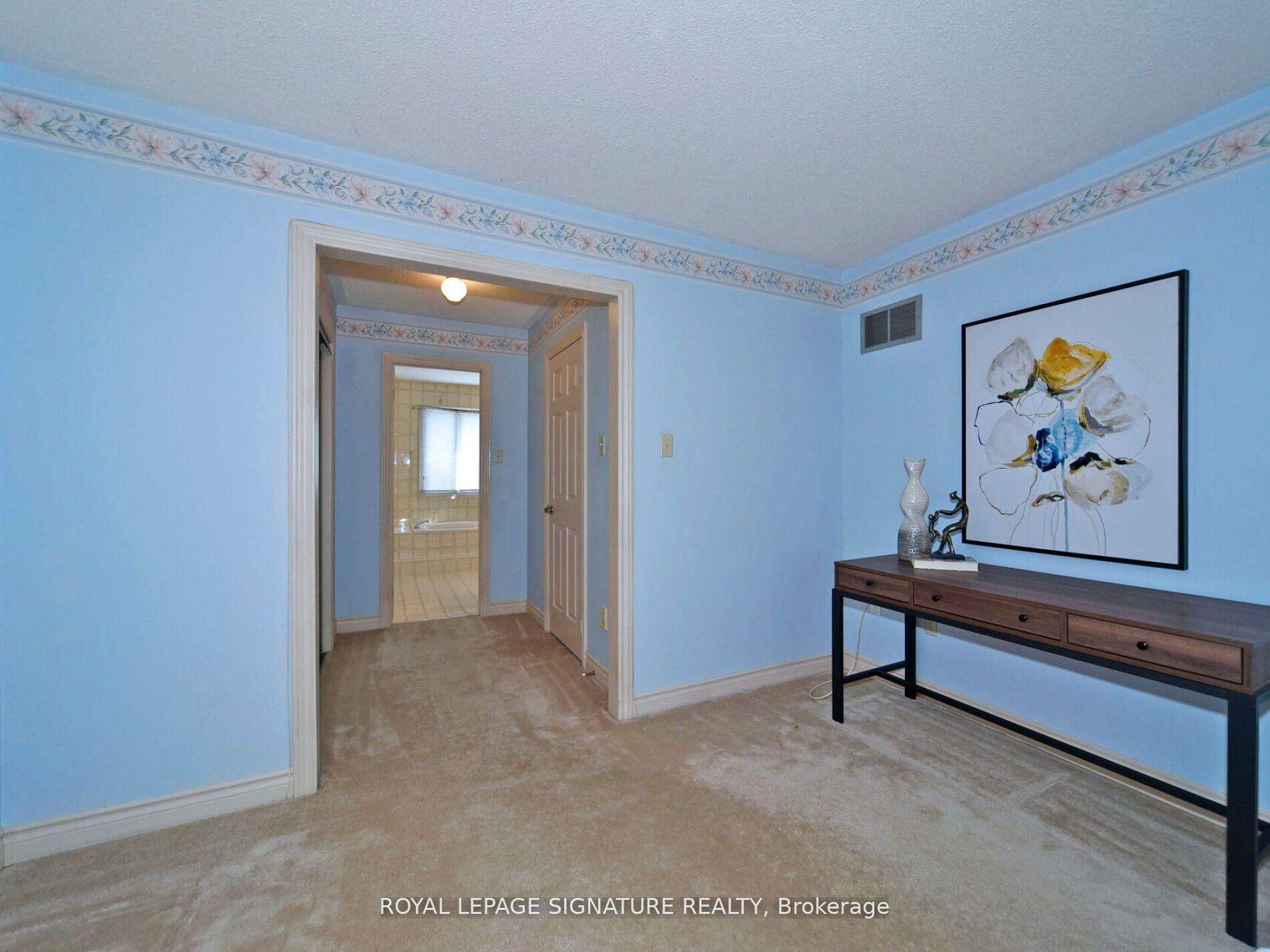 Photo 30 of 65 Long Island Crescent, Markham, Markville — HOMEH