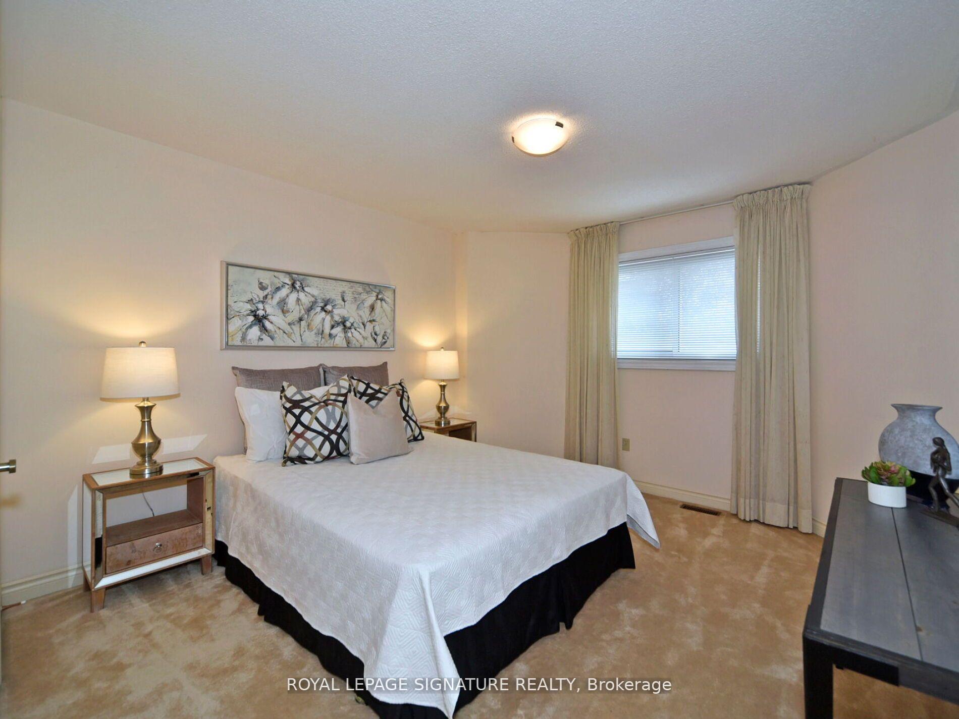 Photo 40 of 65 Long Island Crescent, Markham, Markville — HOMEH