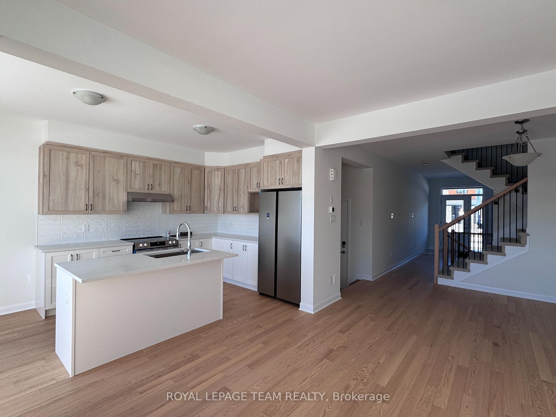 Photo 5 of 157 Invention Boulevard, Ottawa, Kanata - Morgan's Grant/South March — HOMEH