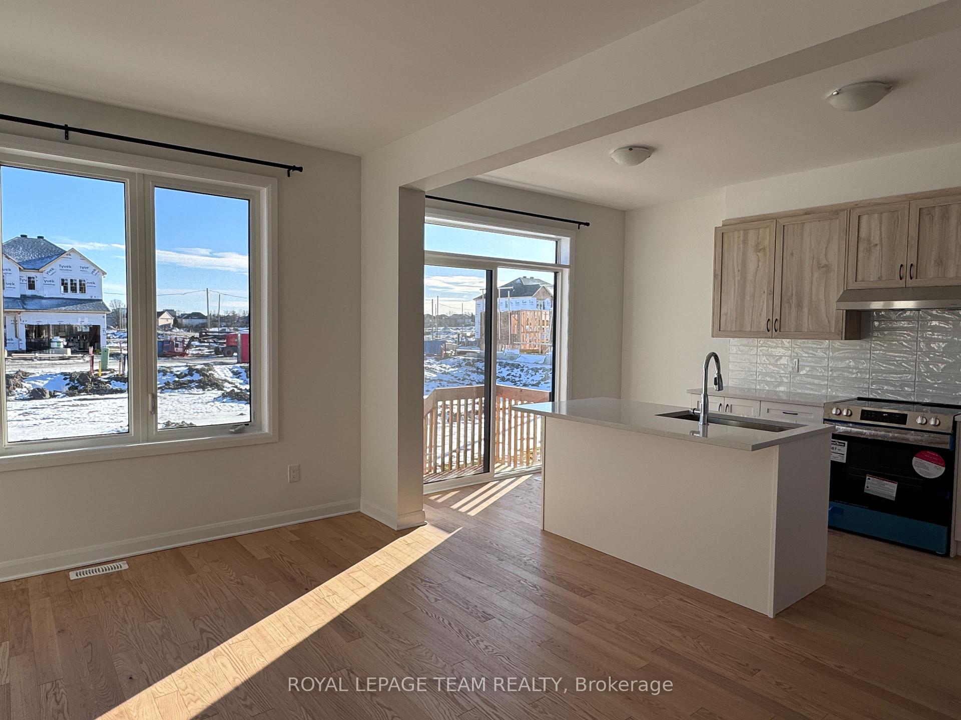 Photo 6 of 157 Invention Boulevard, Ottawa, Kanata - Morgan's Grant/South March — HOMEH