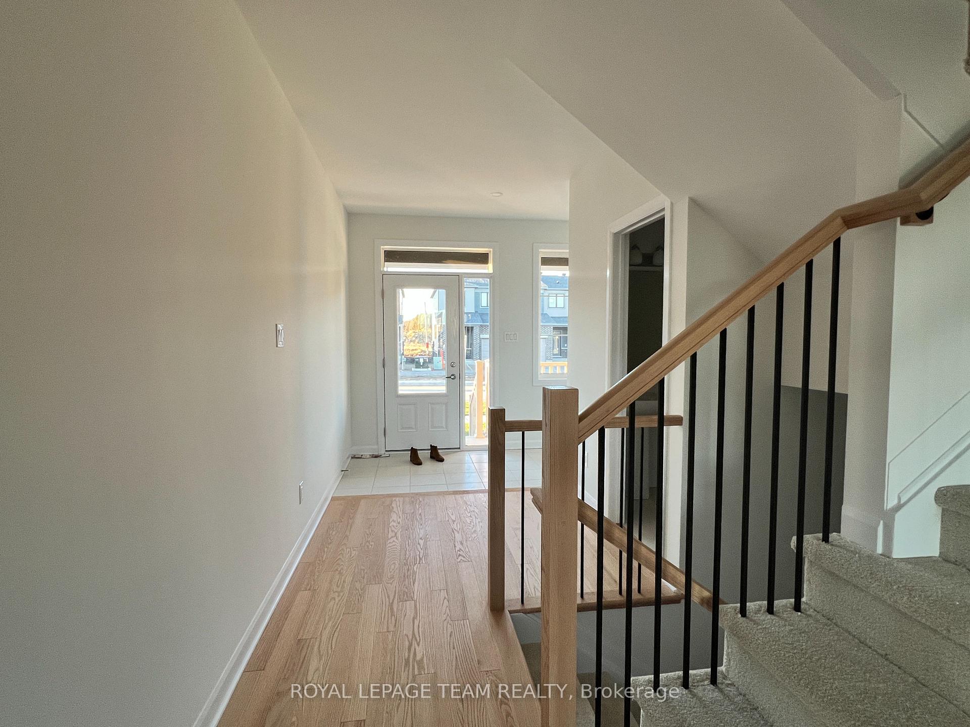 Photo 8 of 157 Invention Boulevard, Ottawa, Kanata - Morgan's Grant/South March — HOMEH
