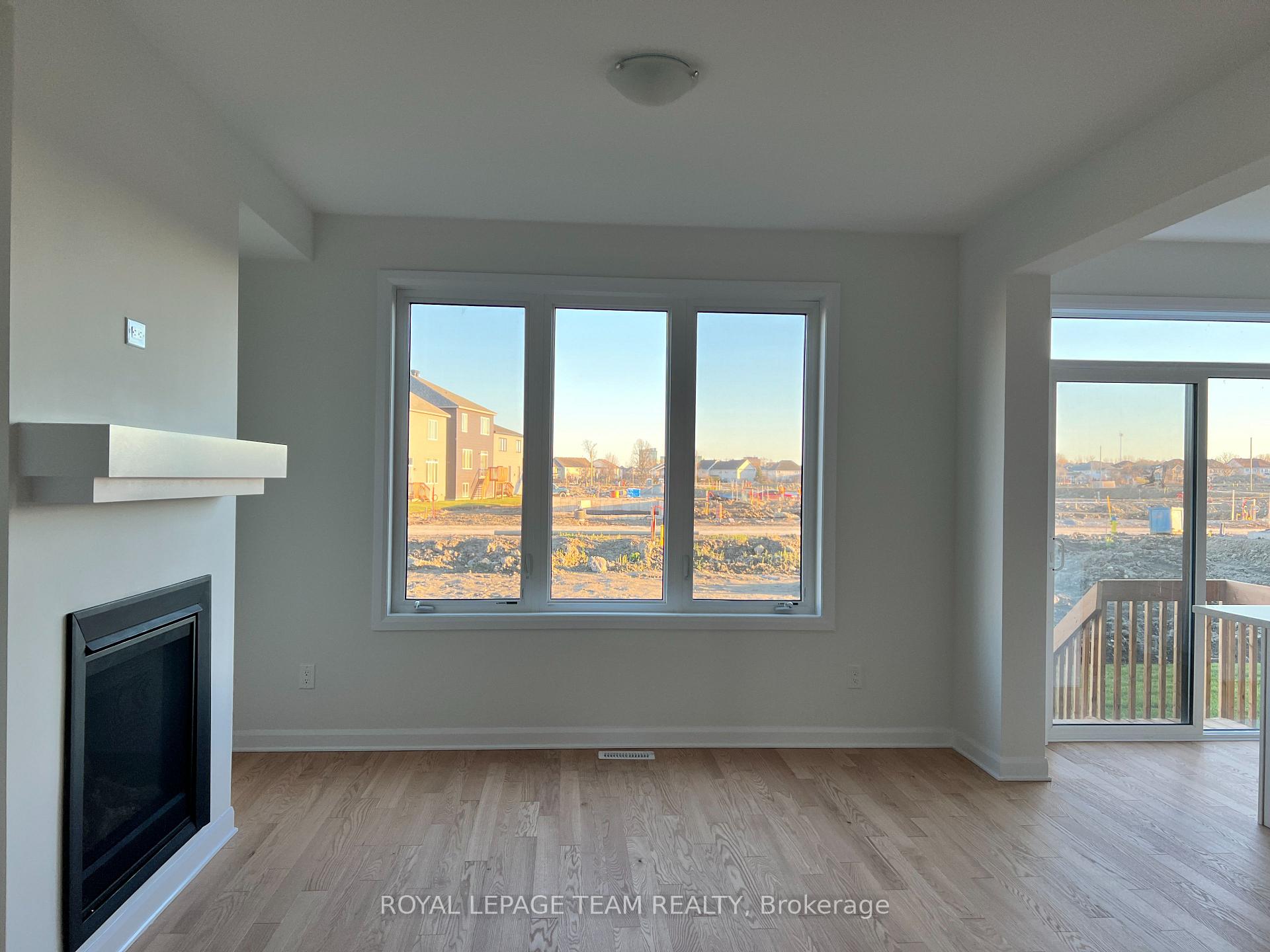 Photo 16 of 157 Invention Boulevard, Ottawa, Kanata - Morgan's Grant/South March — HOMEH