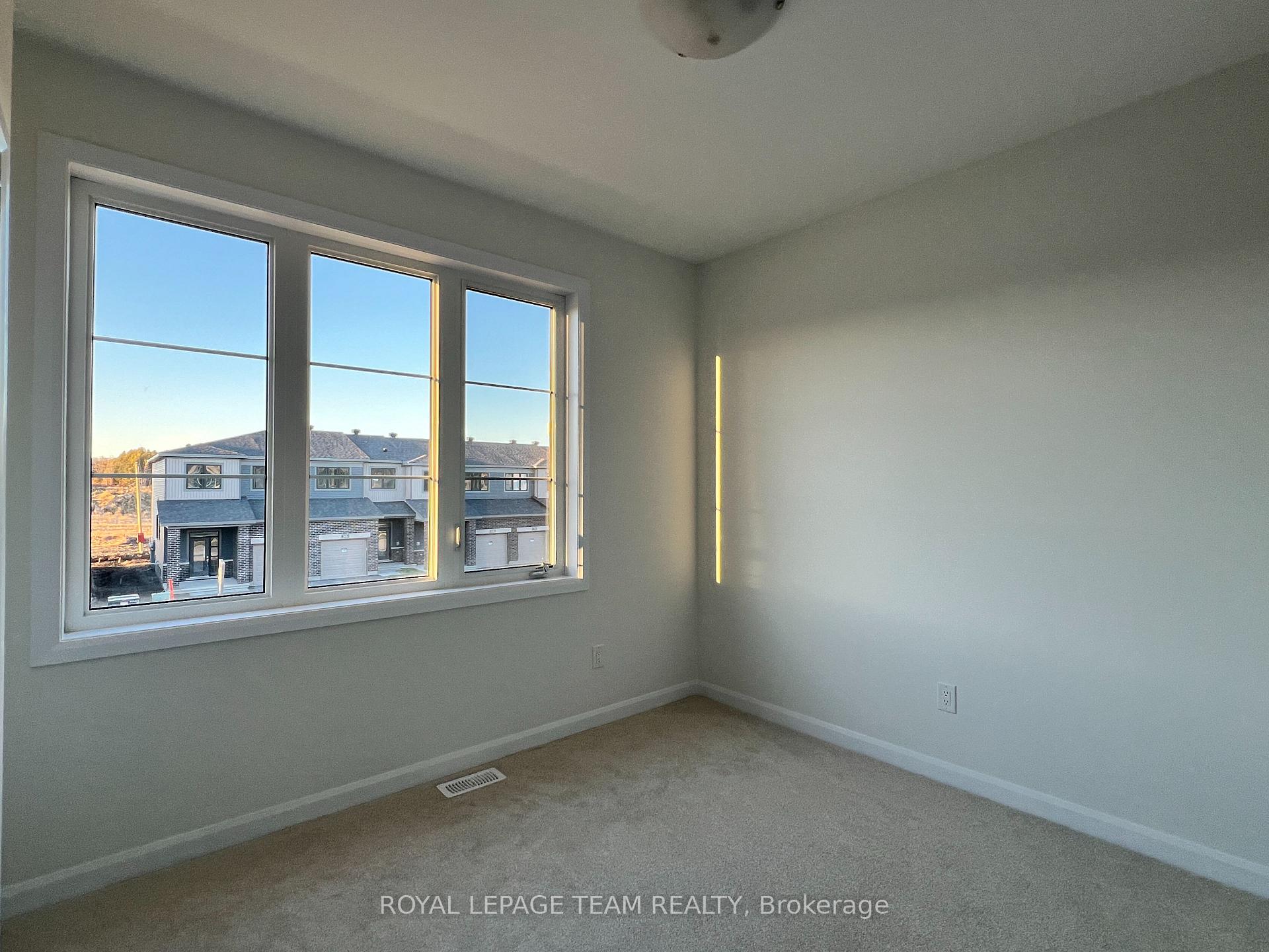 Photo 19 of 157 Invention Boulevard, Ottawa, Kanata - Morgan's Grant/South March — HOMEH