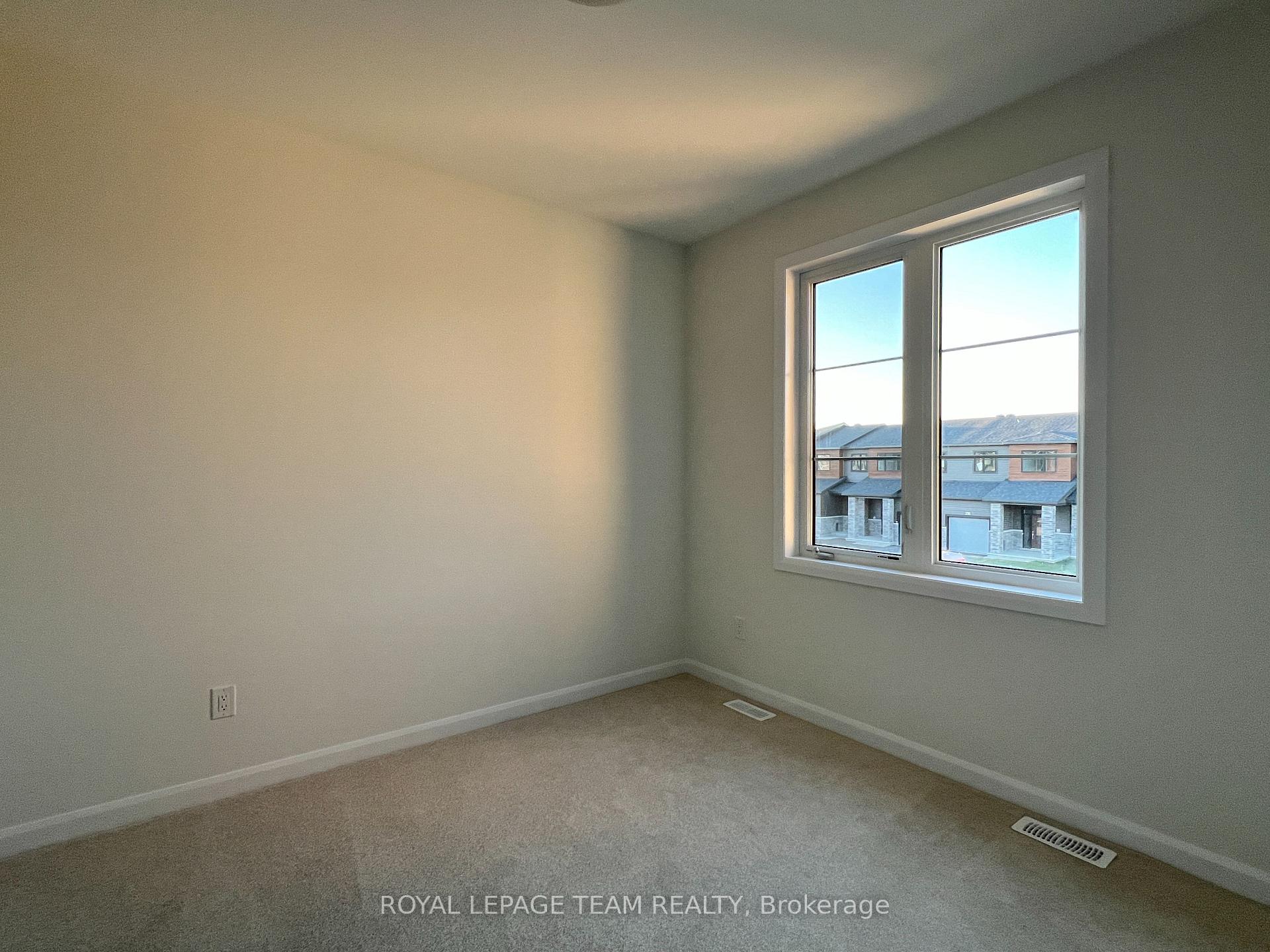 Photo 20 of 157 Invention Boulevard, Ottawa, Kanata - Morgan's Grant/South March — HOMEH
