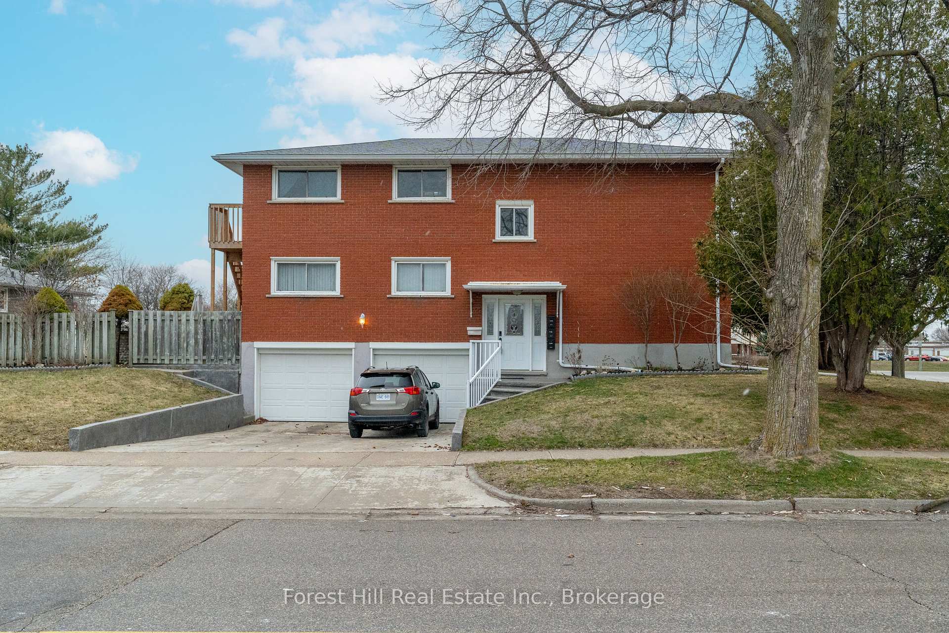 Front of 35 Shaftsbury Drive