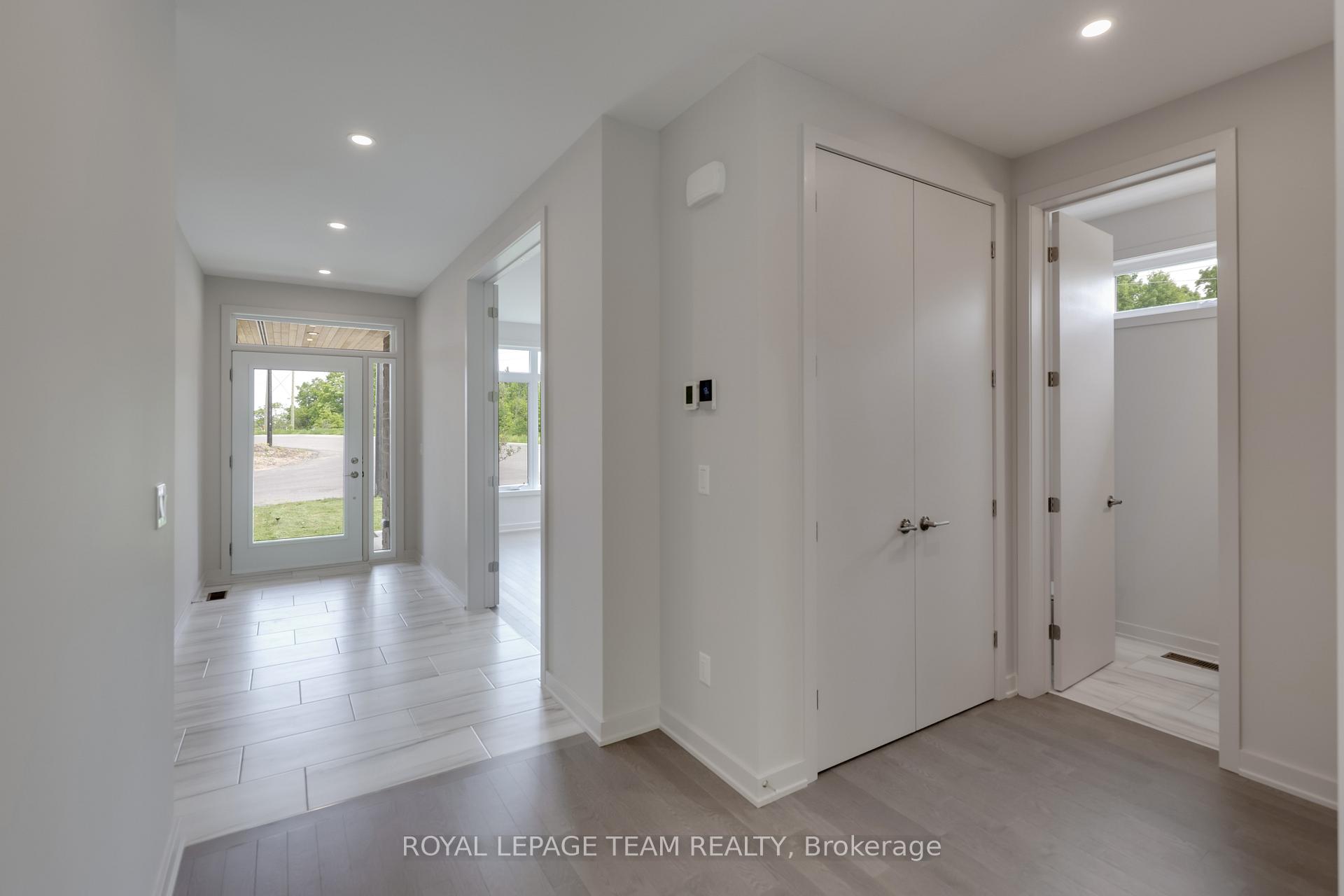 Photo 5 of 130 Iron Bridge Place, Ottawa, Kanata - Kanata Lakes/Heritage Hills — HOMEH