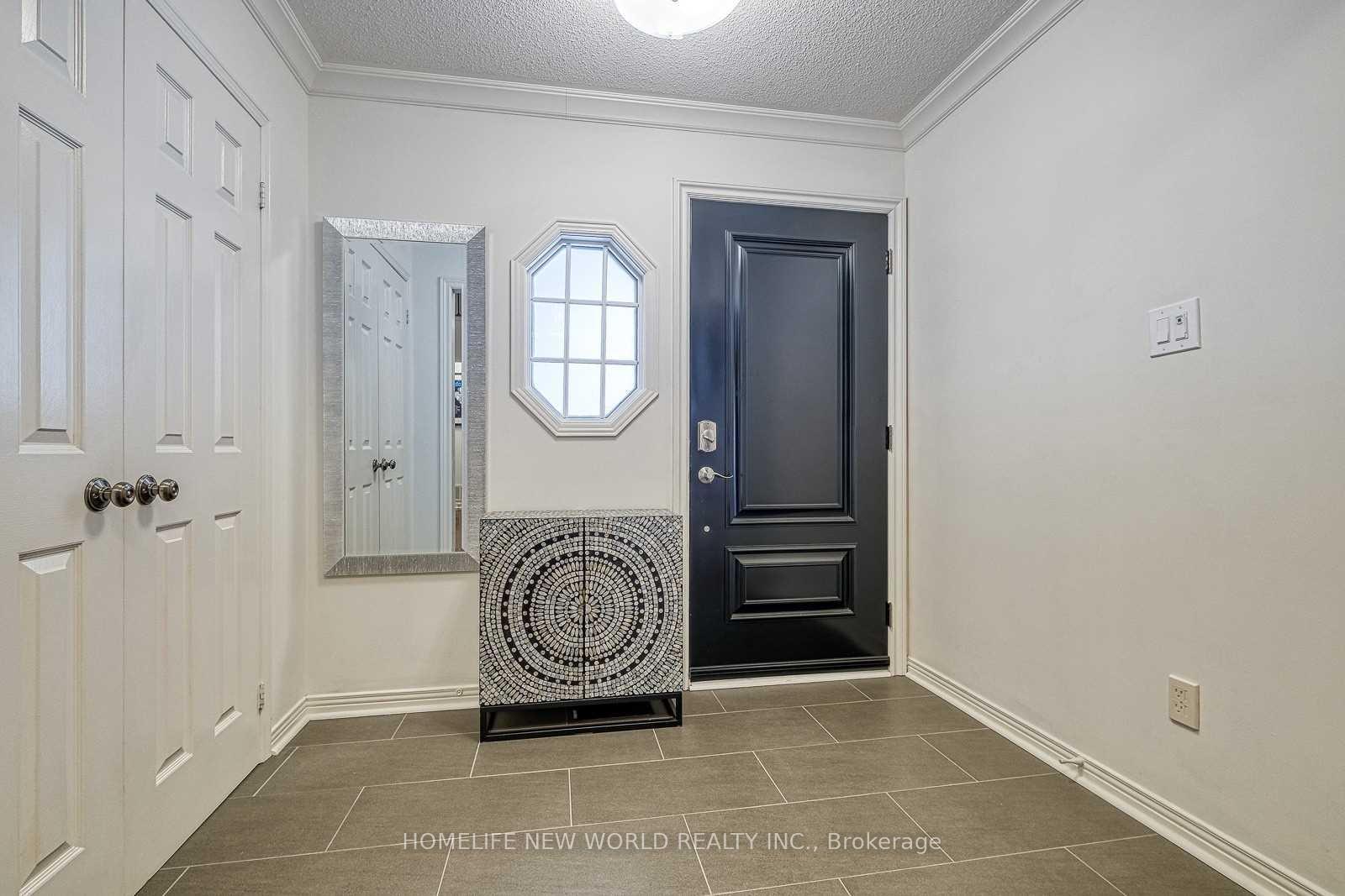 Photo 5 of 47 Hedgewood Drive, Markham, Unionville — HOMEH