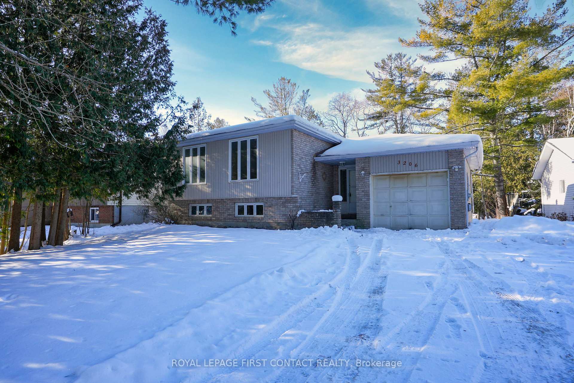 Photo 1 of 3206 Cove Avenue, Innisfil, Rural Innisfil — HOMEH