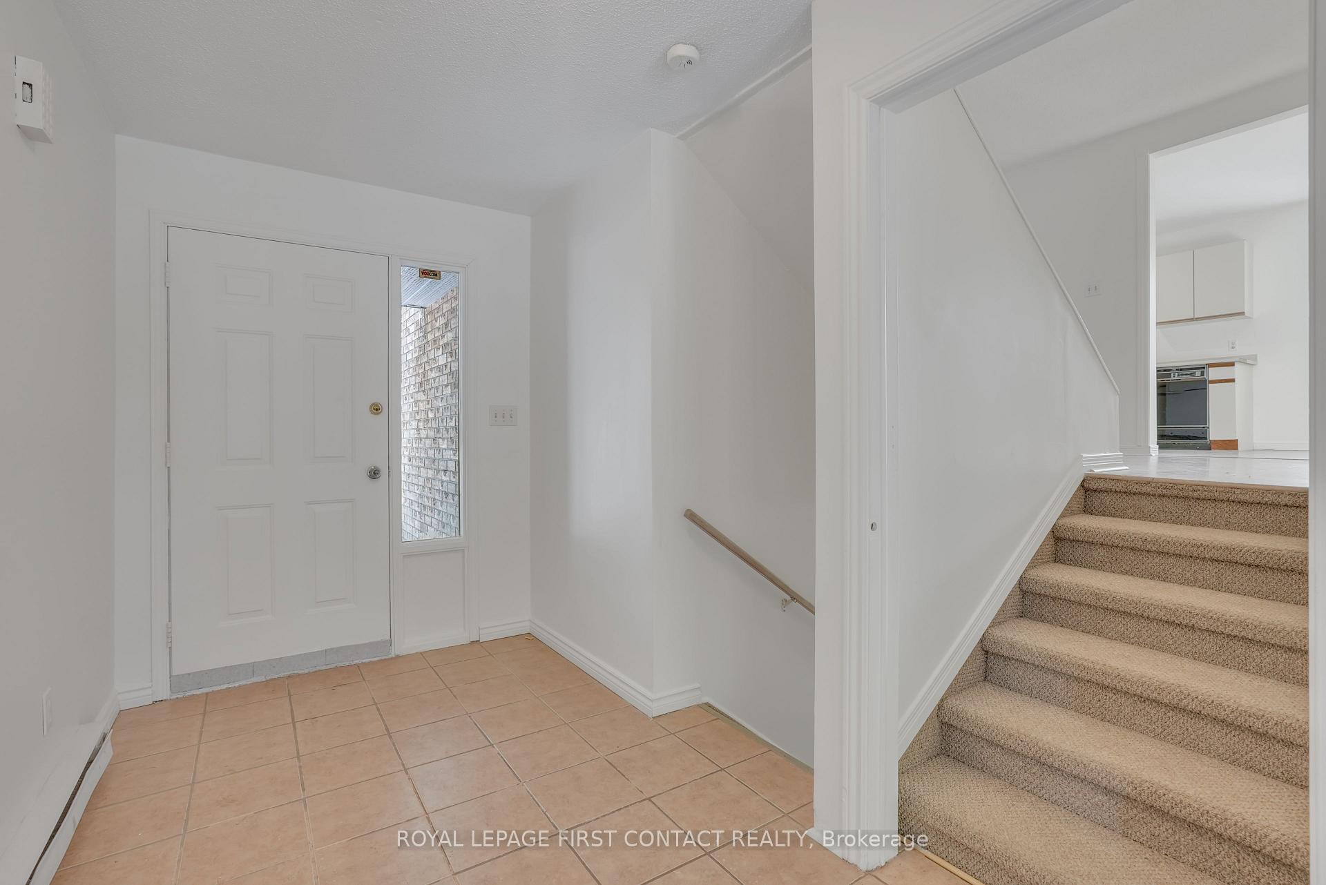 Photo 2 of 3206 Cove Avenue, Innisfil, Rural Innisfil — HOMEH