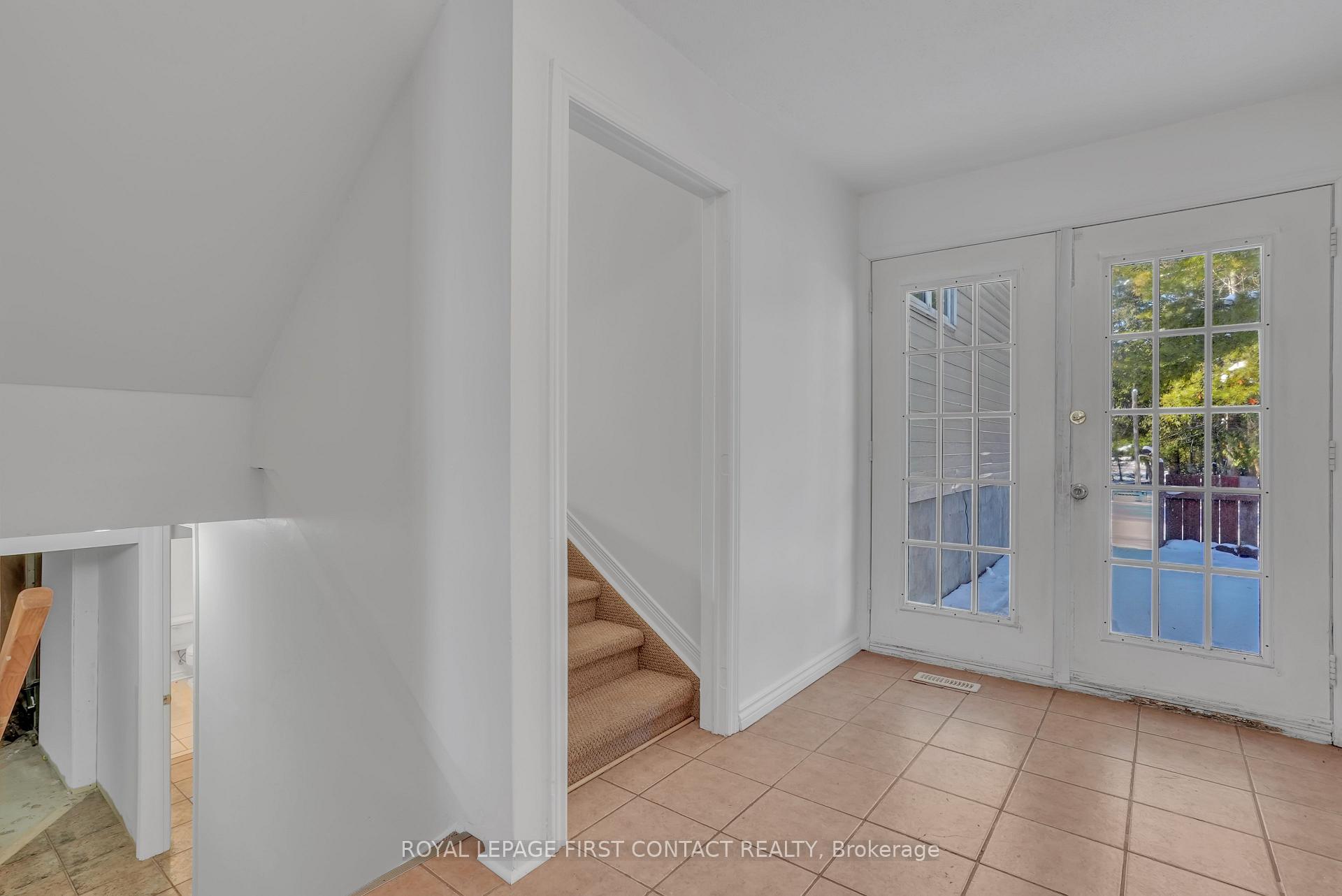Photo 3 of 3206 Cove Avenue, Innisfil, Rural Innisfil — HOMEH