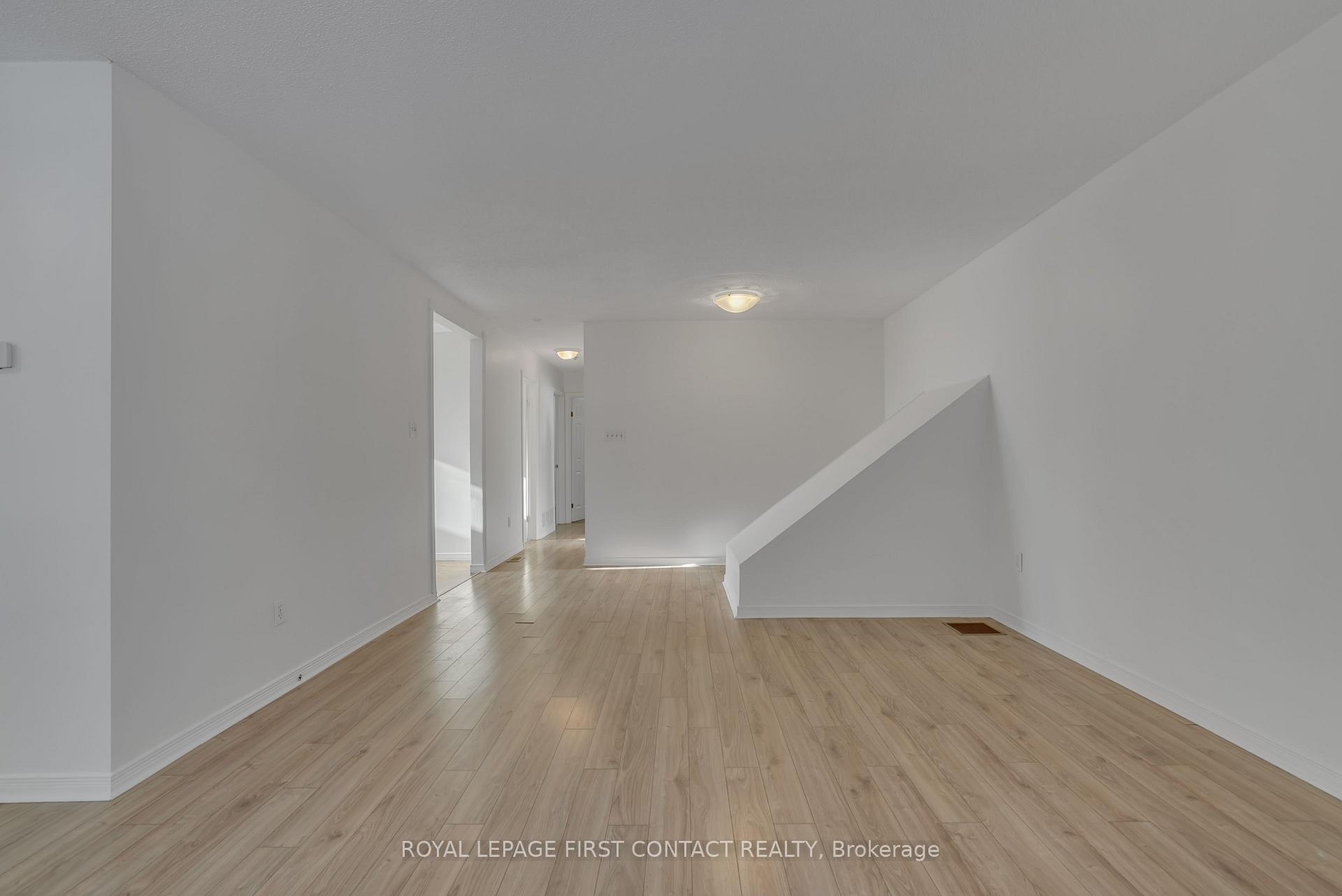 Photo 5 of 3206 Cove Avenue, Innisfil, Rural Innisfil — HOMEH