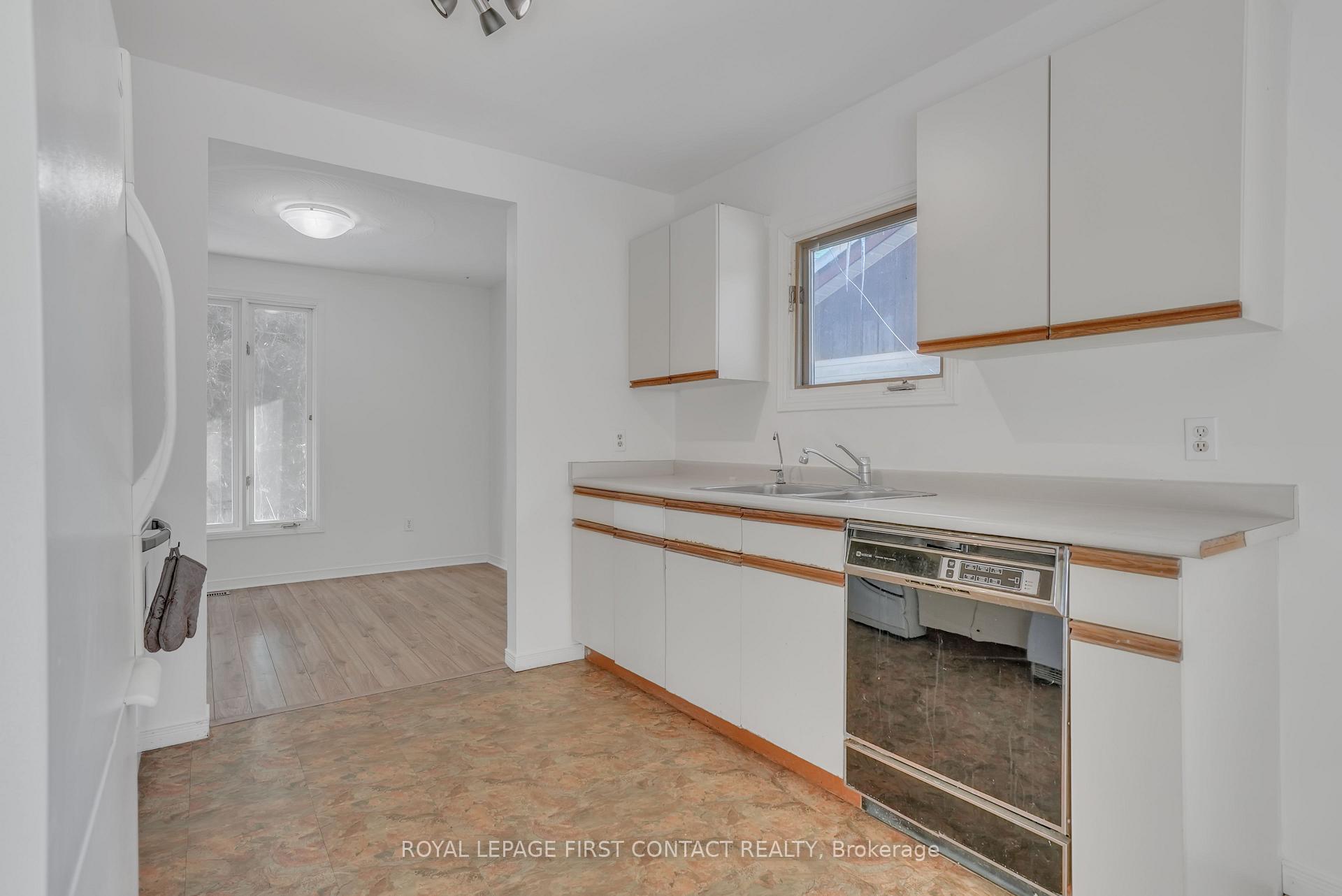 Photo 8 of 3206 Cove Avenue, Innisfil, Rural Innisfil — HOMEH