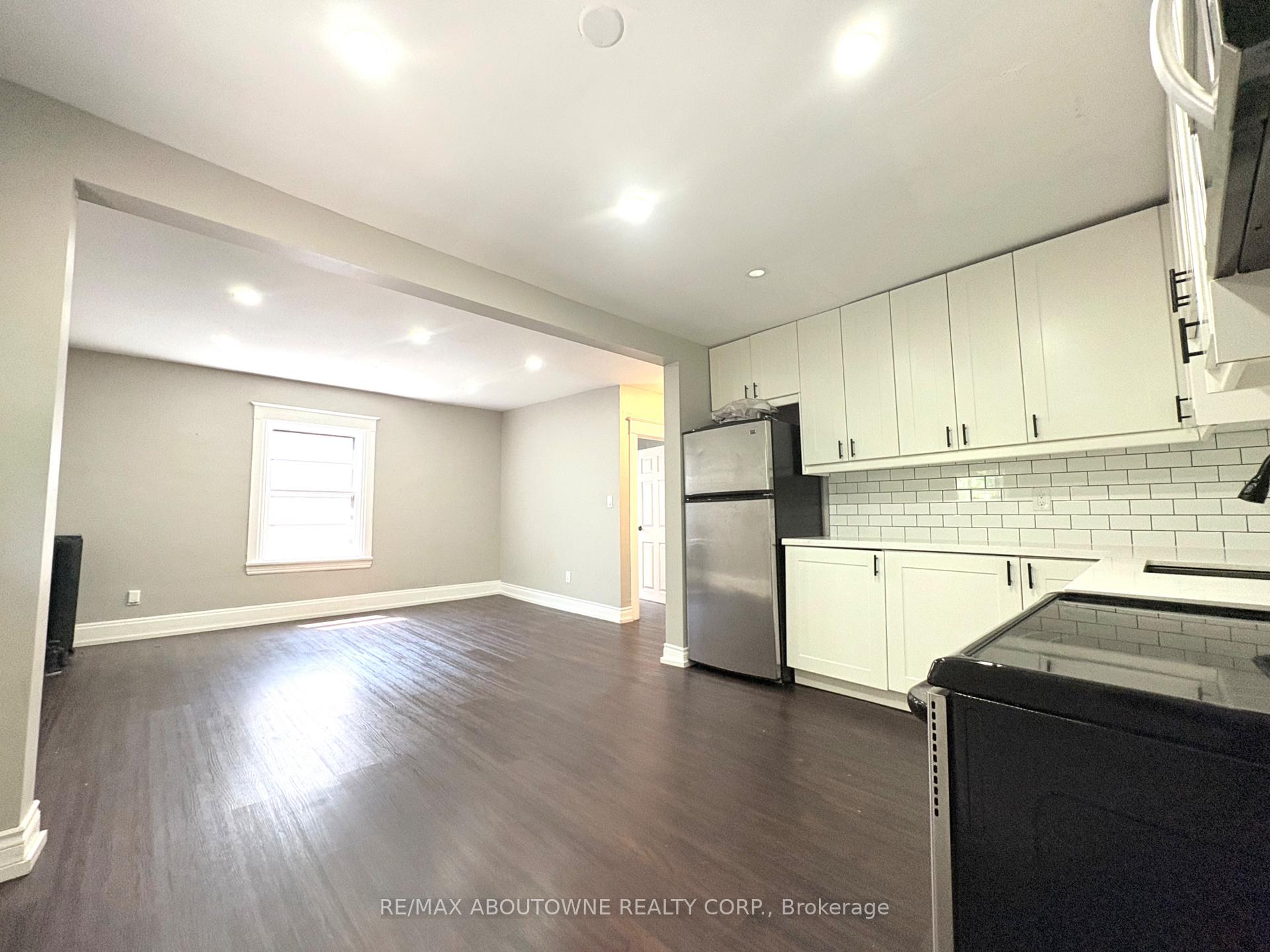 Photo 6 of Unit Unit 2, 19 Proctor Boulevard, Hamilton, Gibson — HOMEH