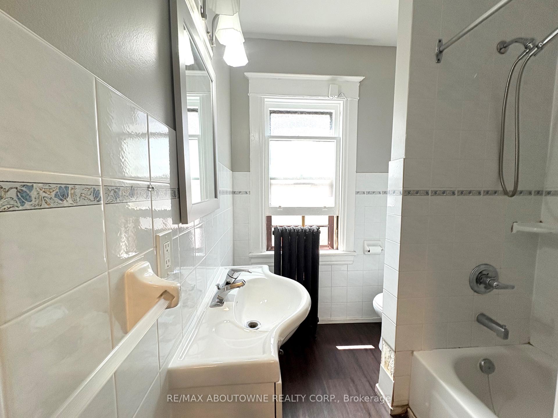 Photo 11 of Unit Unit 2, 19 Proctor Boulevard, Hamilton, Gibson — HOMEH