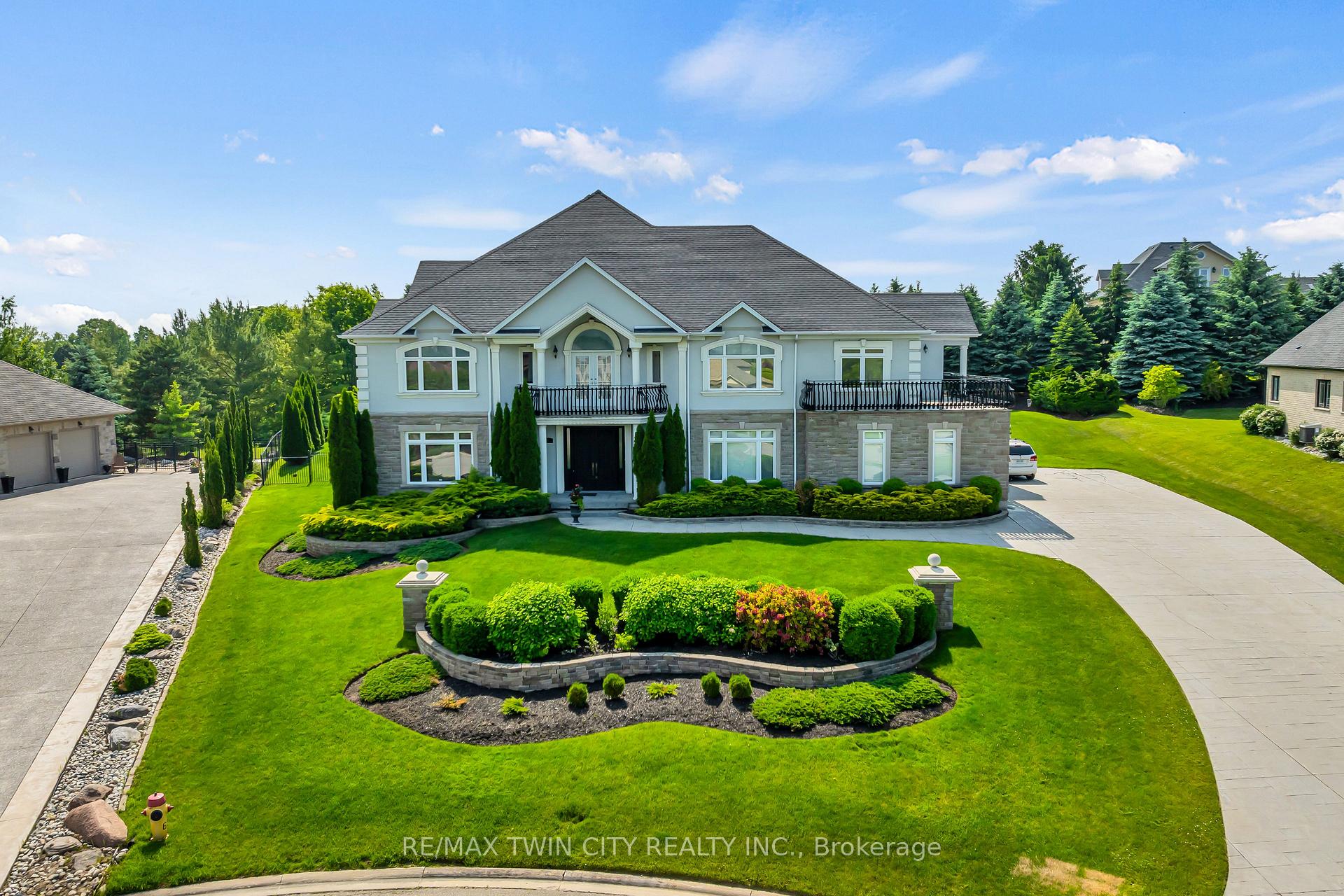 Photo 1 of 26 Paddock Court, Kitchener — HOMEH