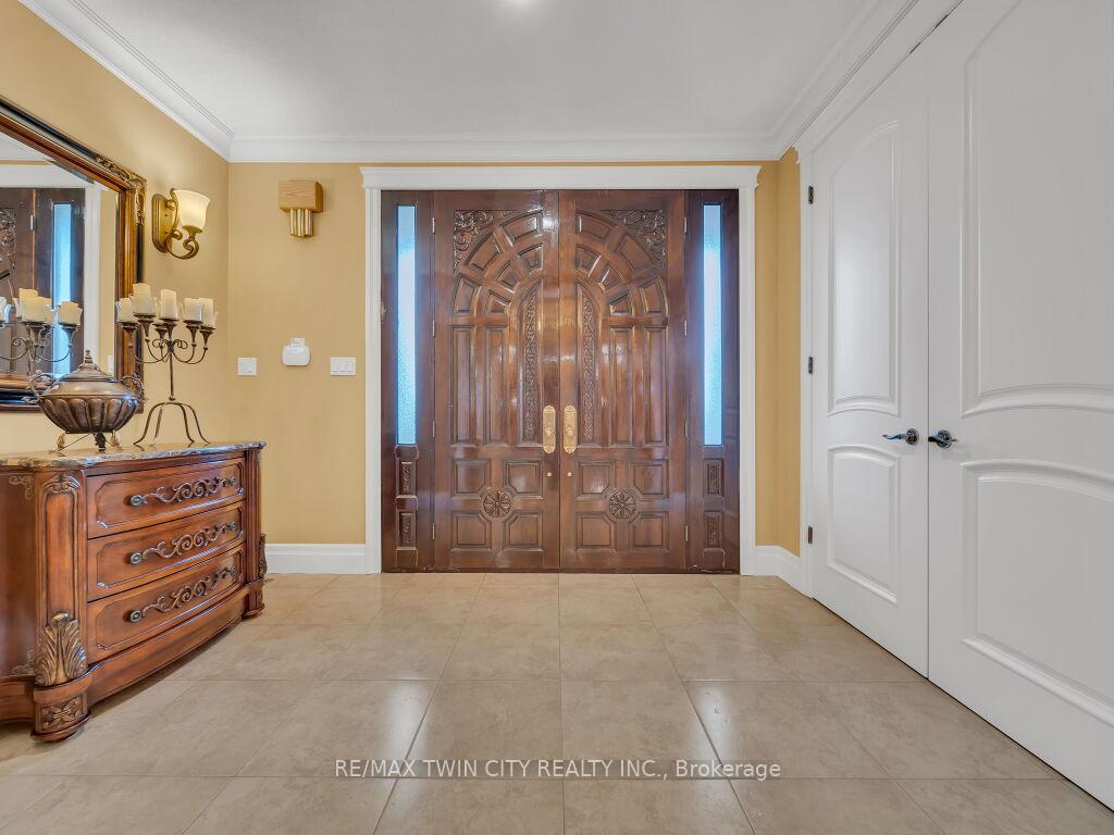 Photo 5 of 26 Paddock Court, Kitchener — HOMEH