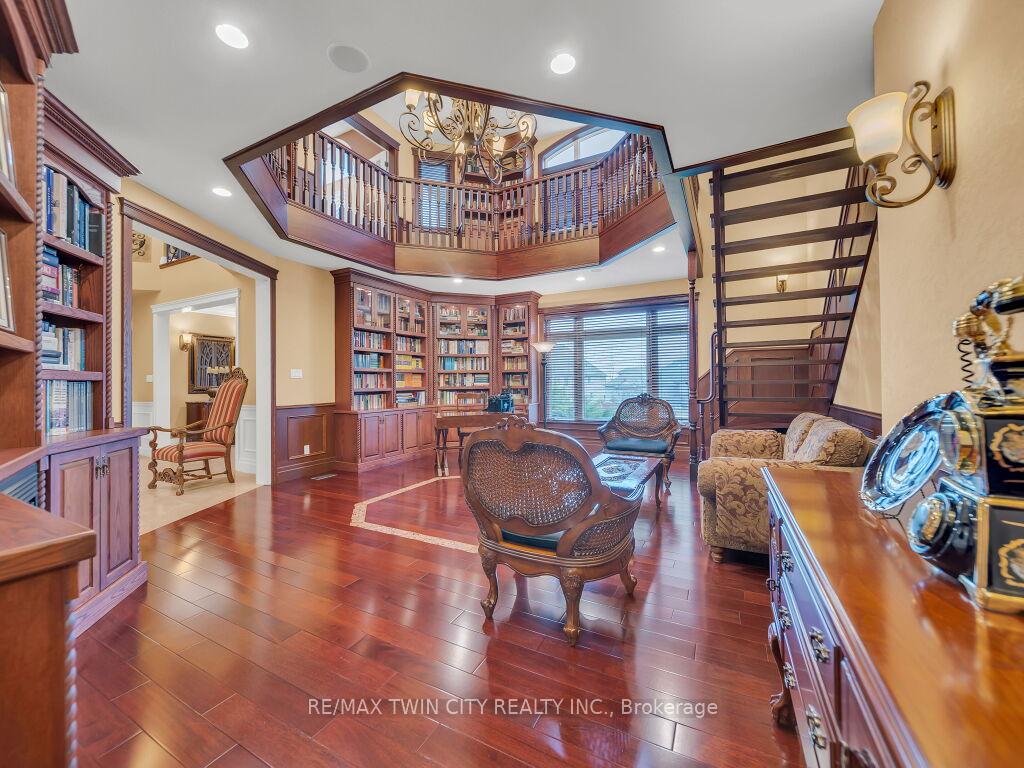 Photo 8 of 26 Paddock Court, Kitchener — HOMEH