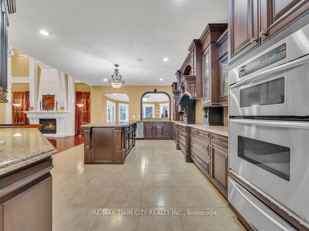 Photo 12 of 26 Paddock Court, Kitchener — HOMEH
