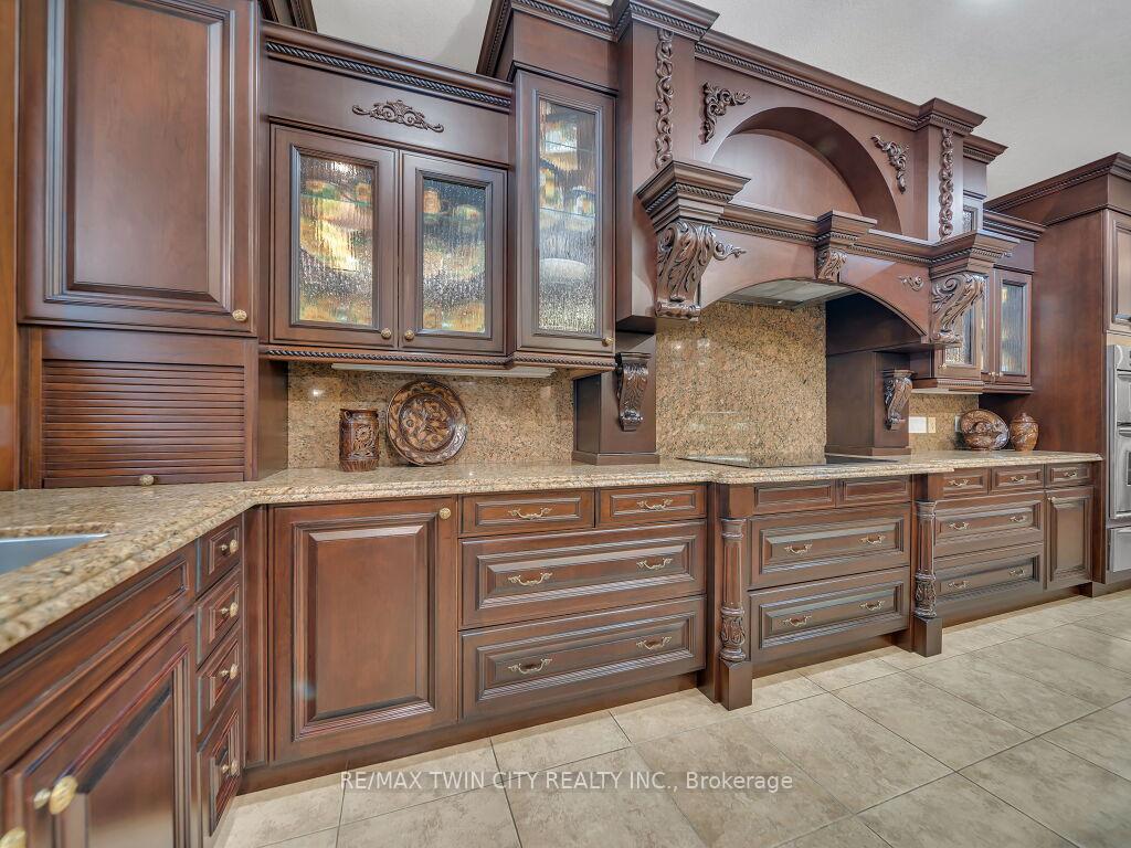 Photo 14 of 26 Paddock Court, Kitchener — HOMEH