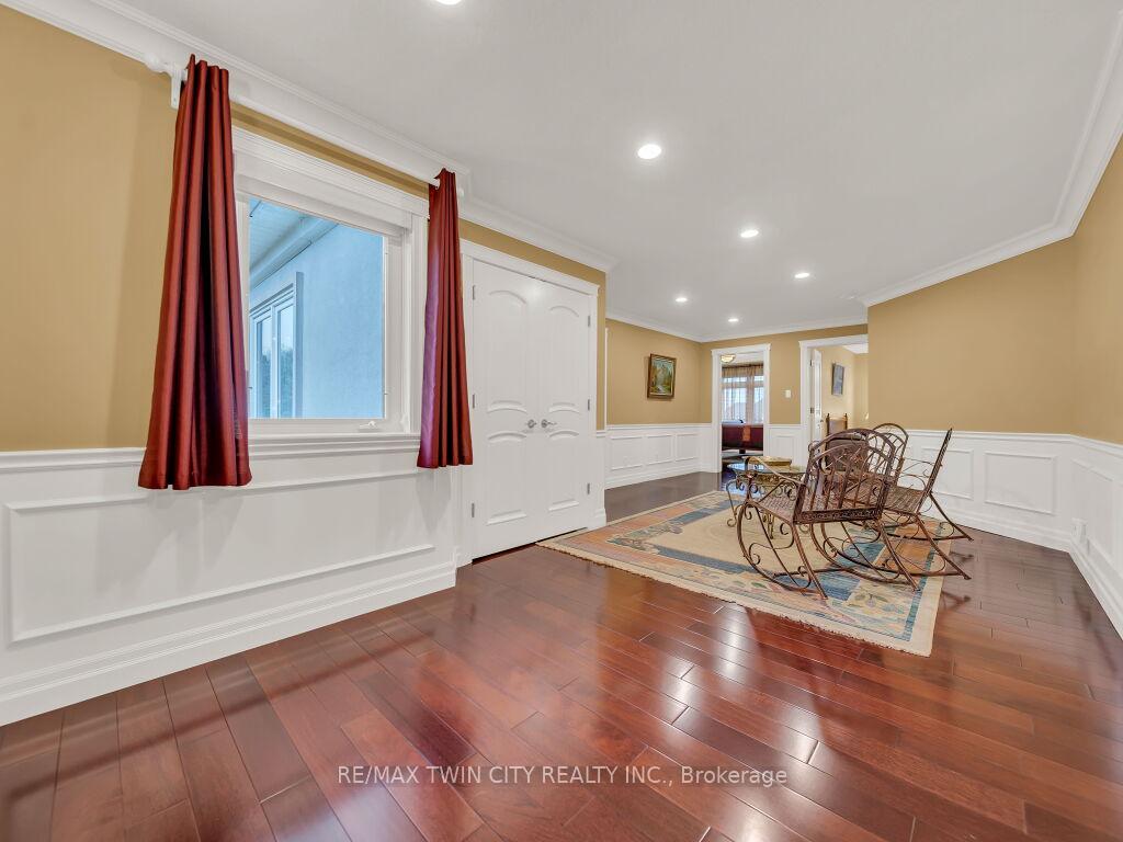 Photo 25 of 26 Paddock Court, Kitchener — HOMEH